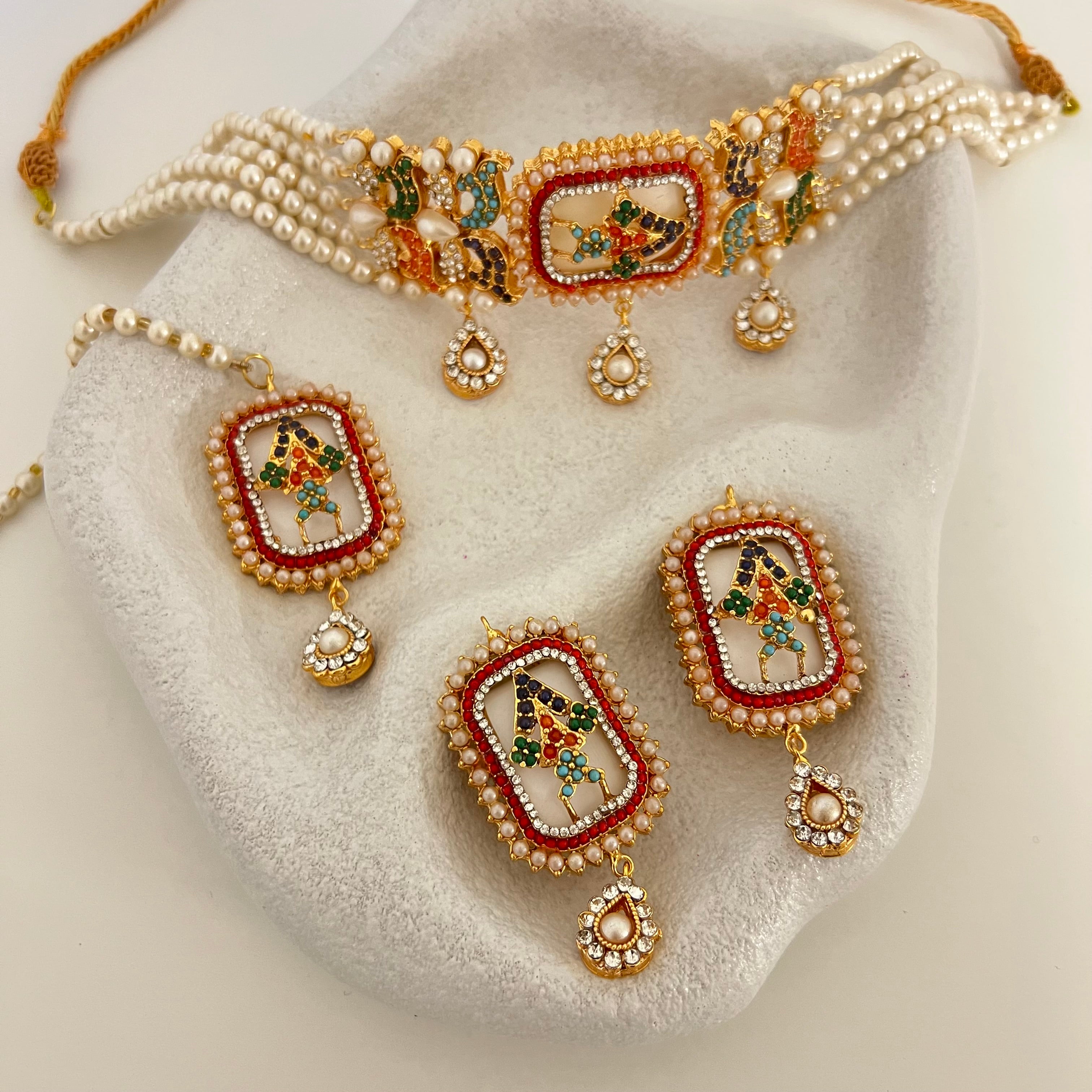 Farida Choker Set