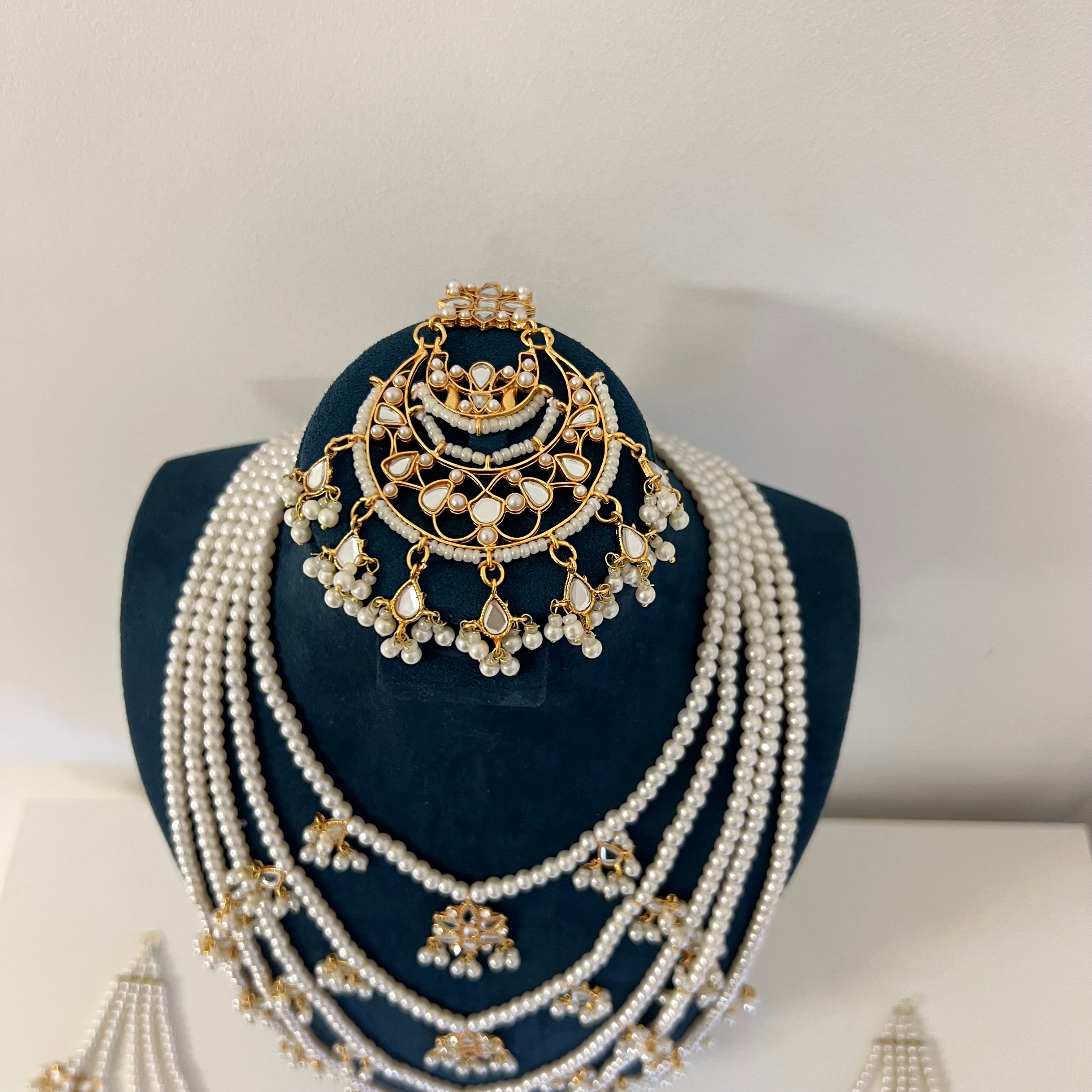 Falak Necklace Set Gold