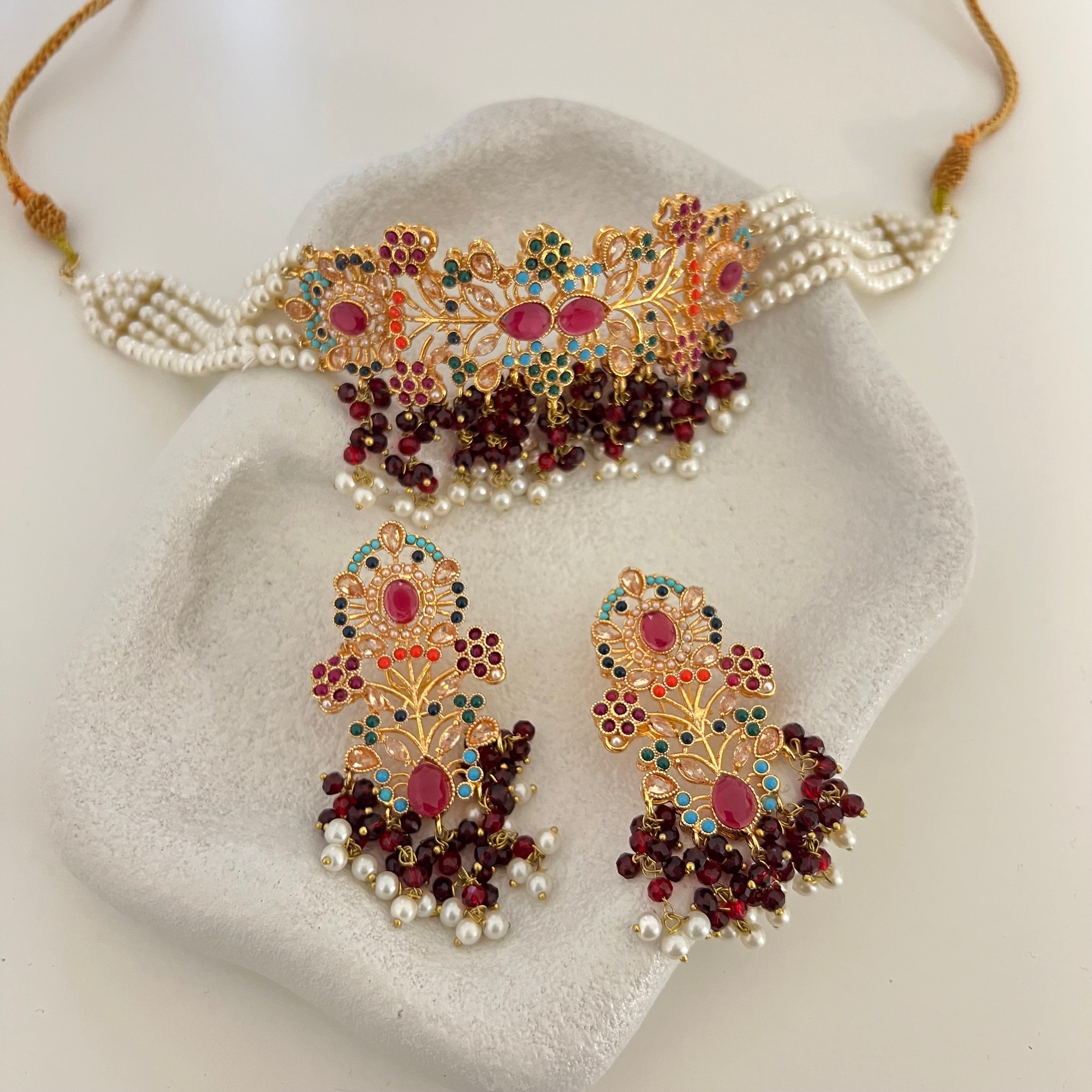 Reama Choker Set