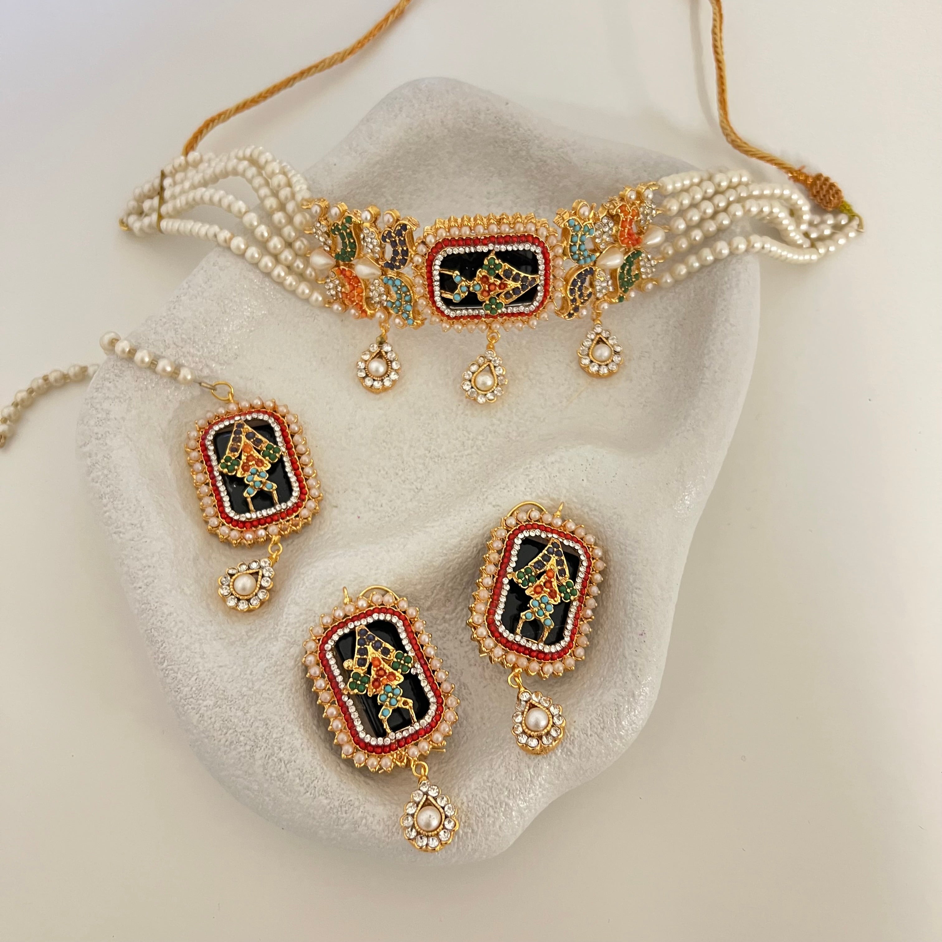 Farida Choker Set