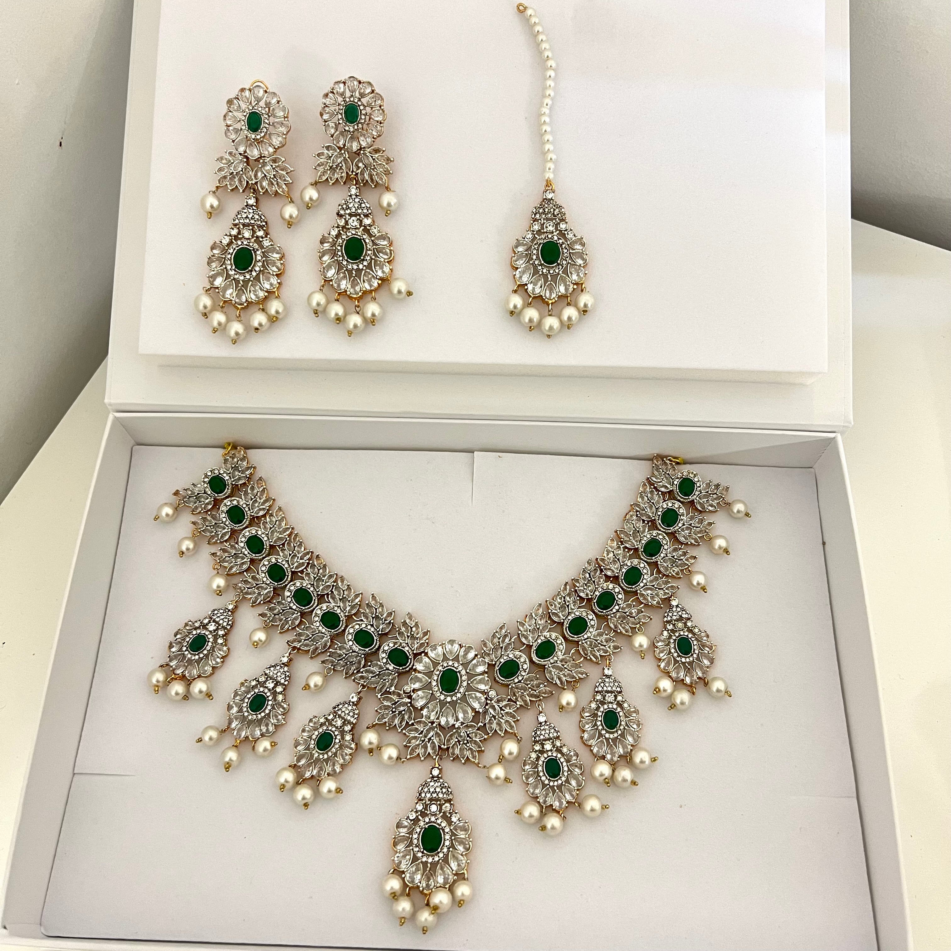 Tia Necklace Set