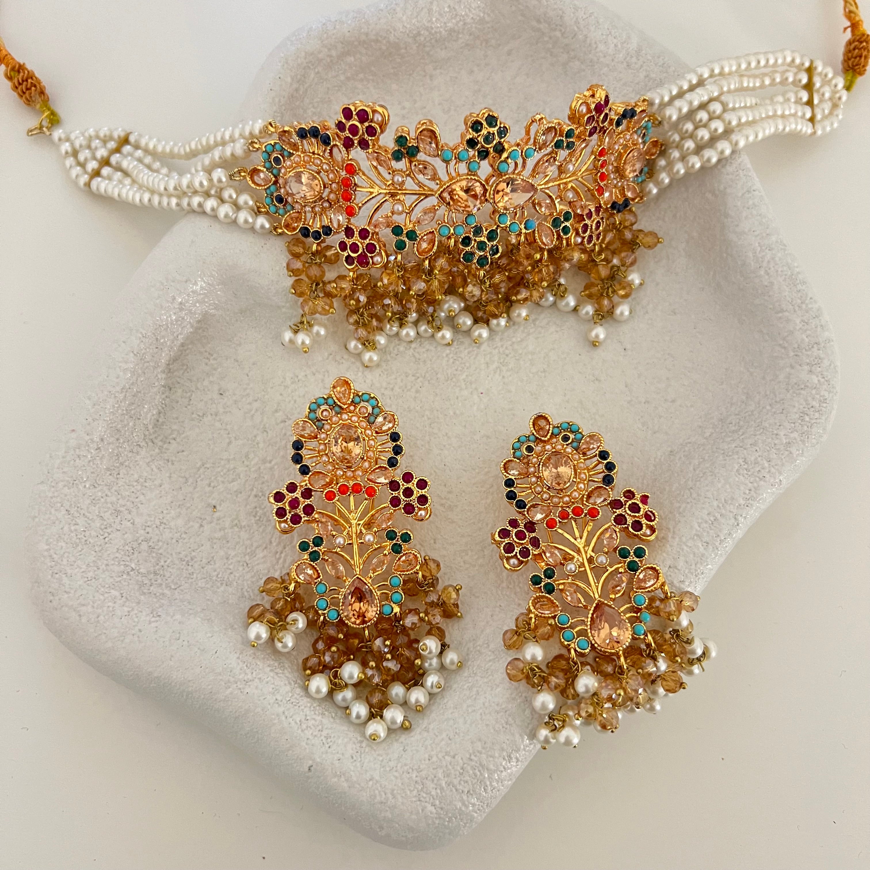 Reama Choker Set