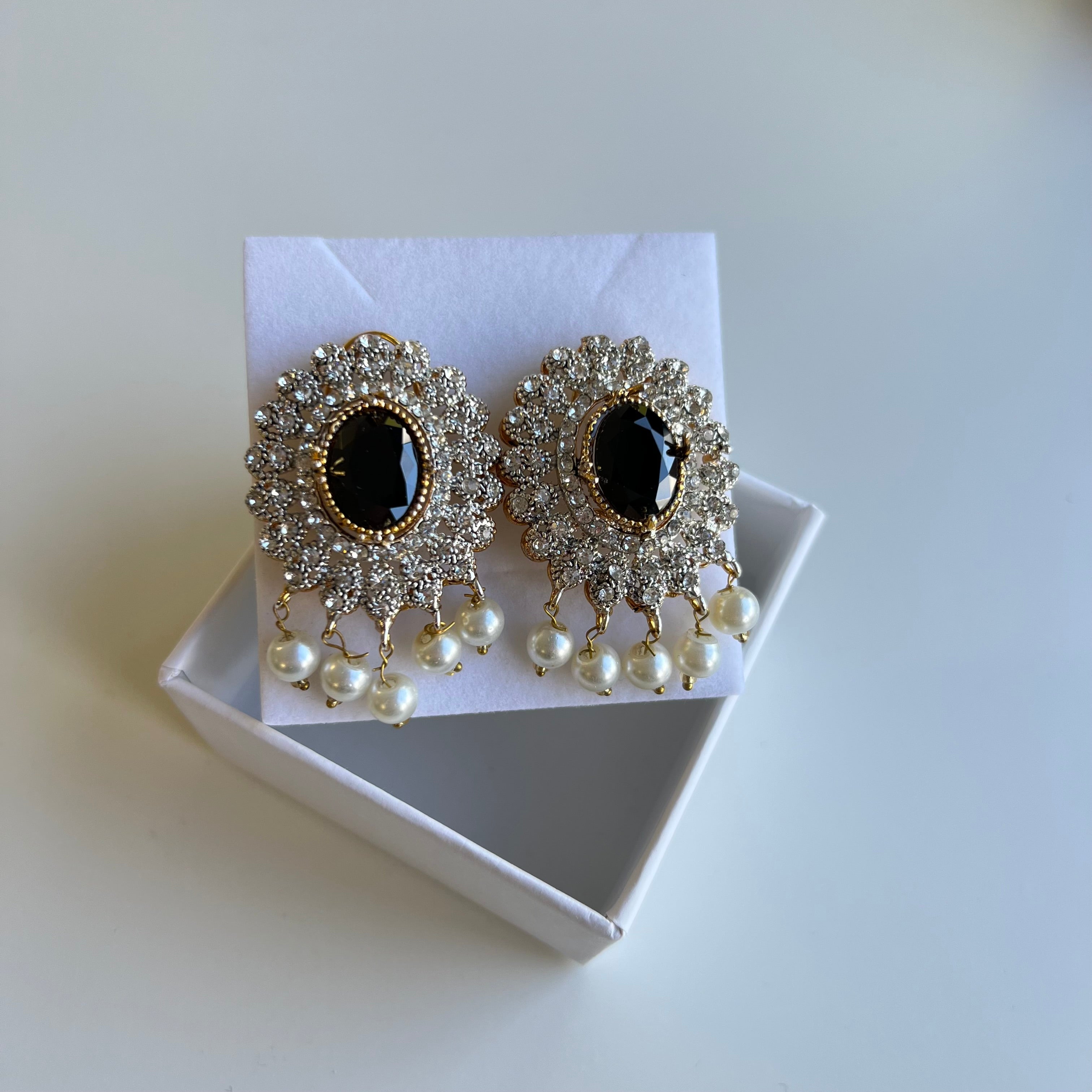 Maya Statement Studs Black