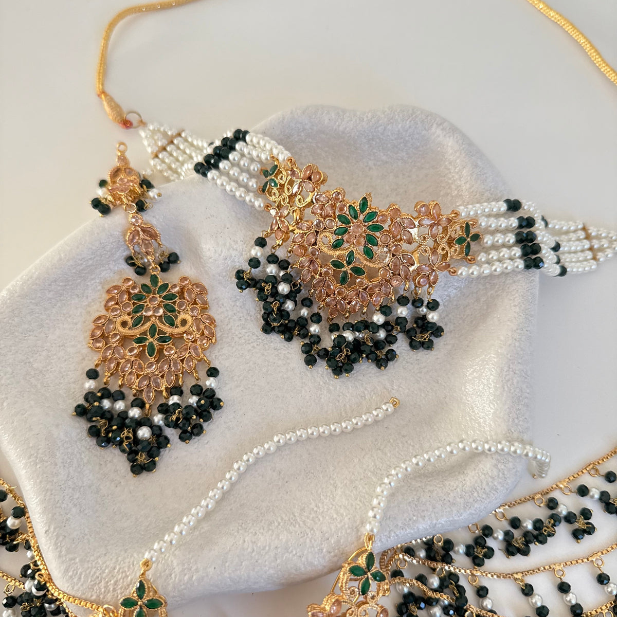 Mahira Choker Set