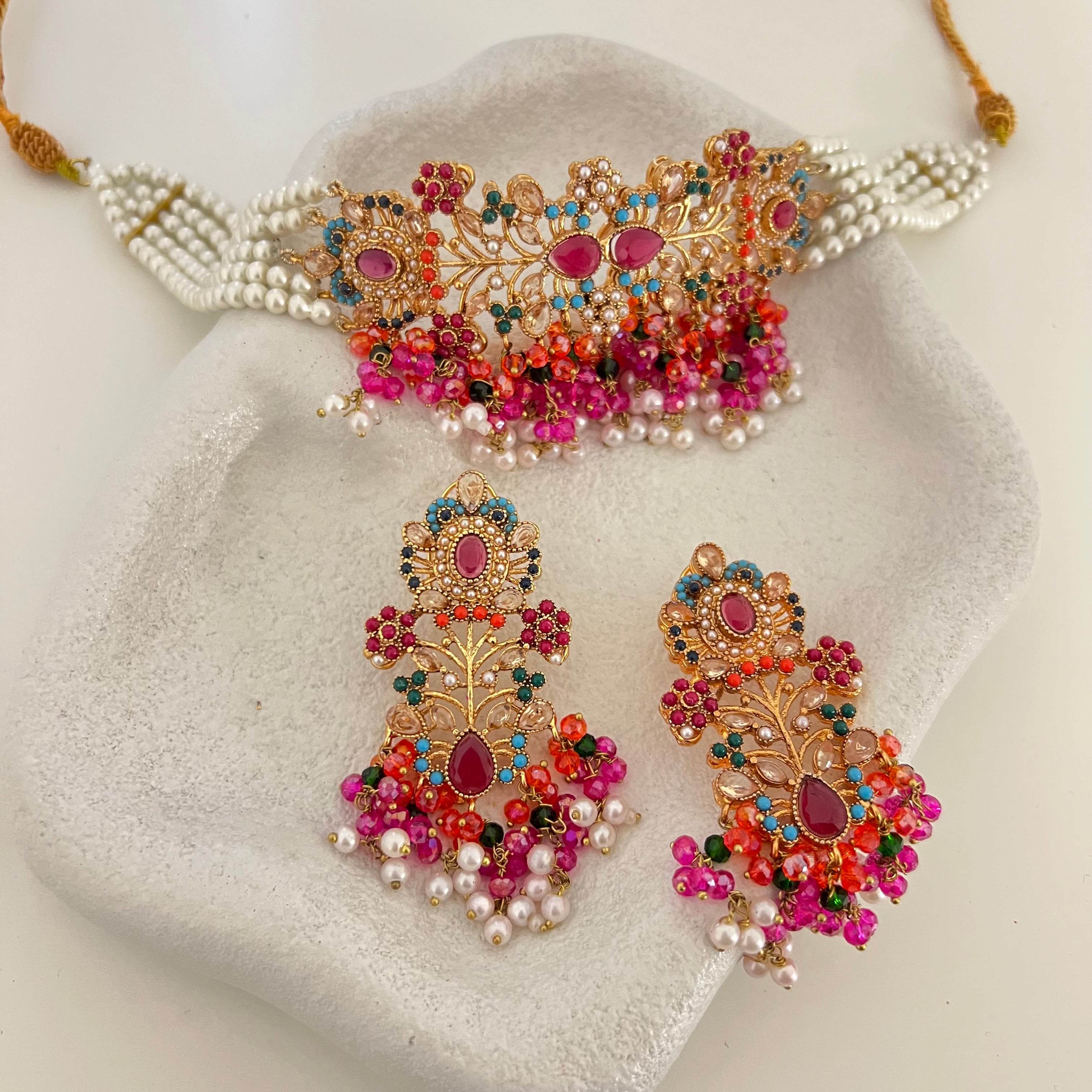 Reama Choker Set
