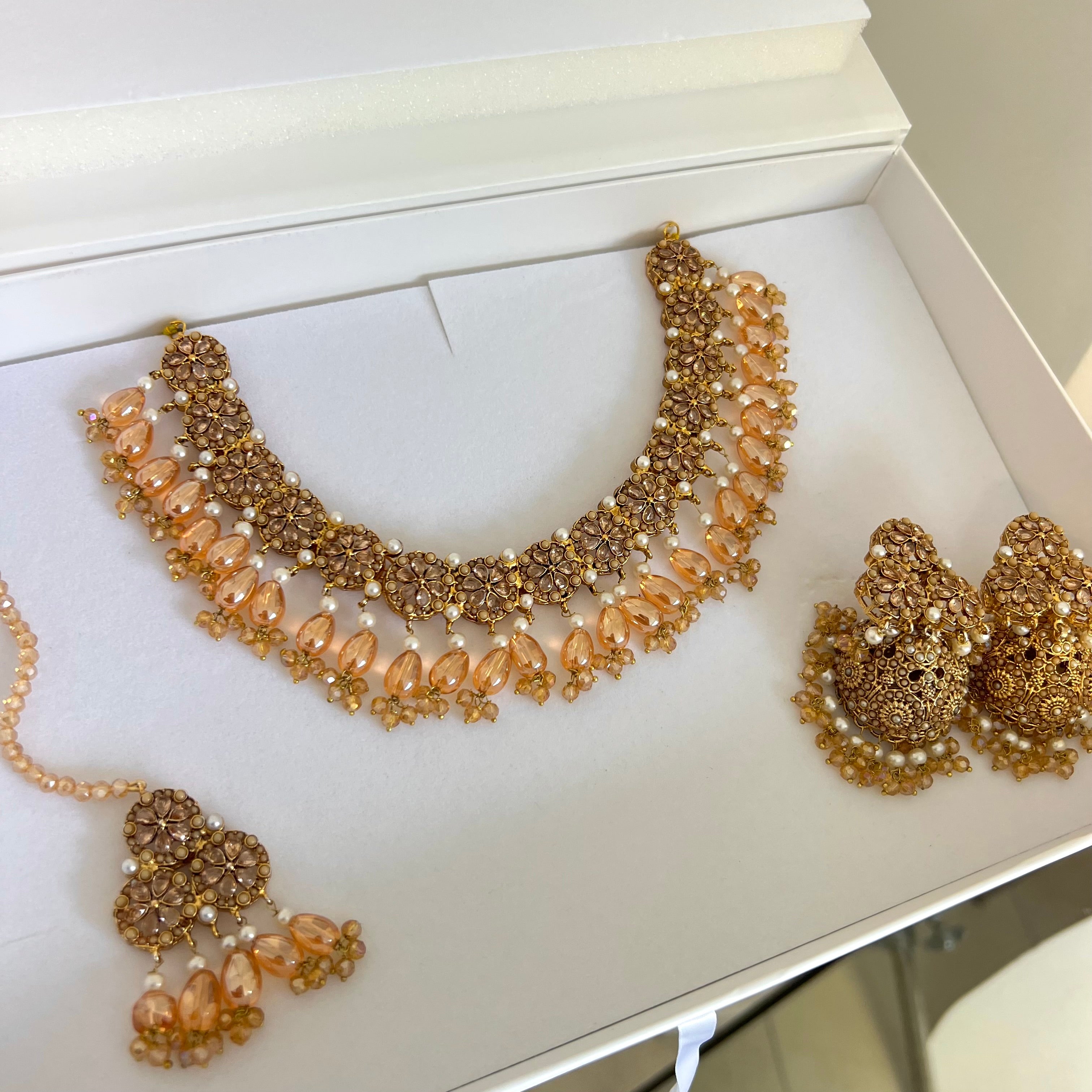 Razia Necklace Set Gold