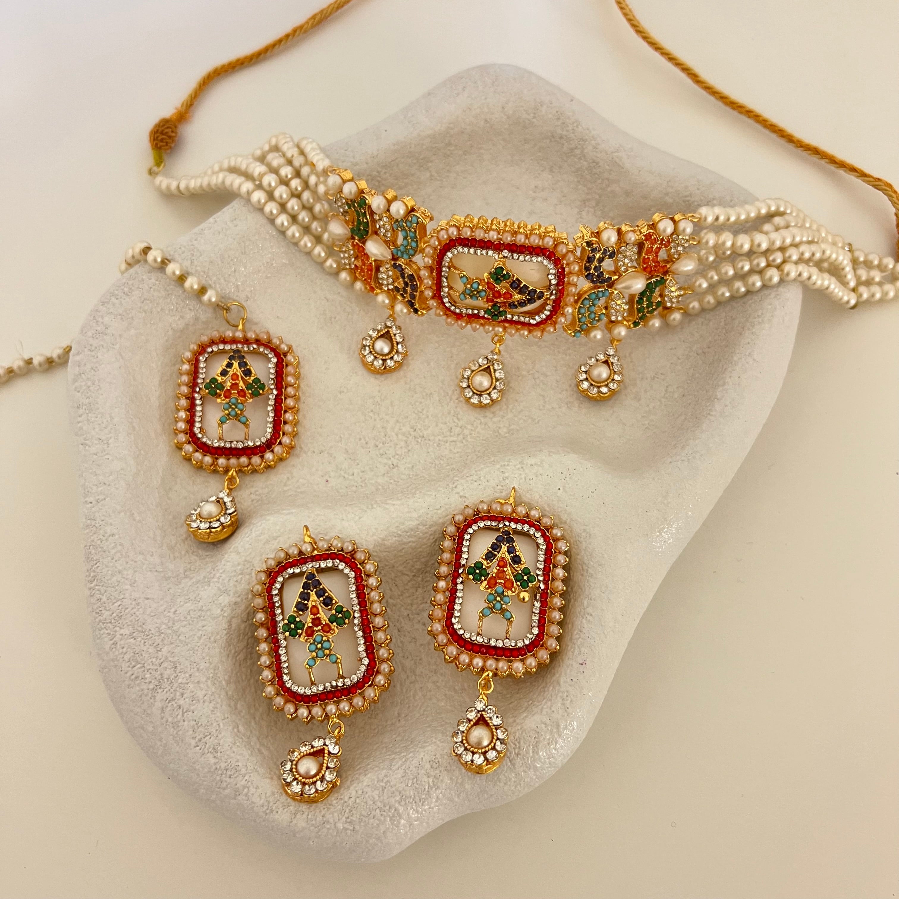 Farida Choker Set