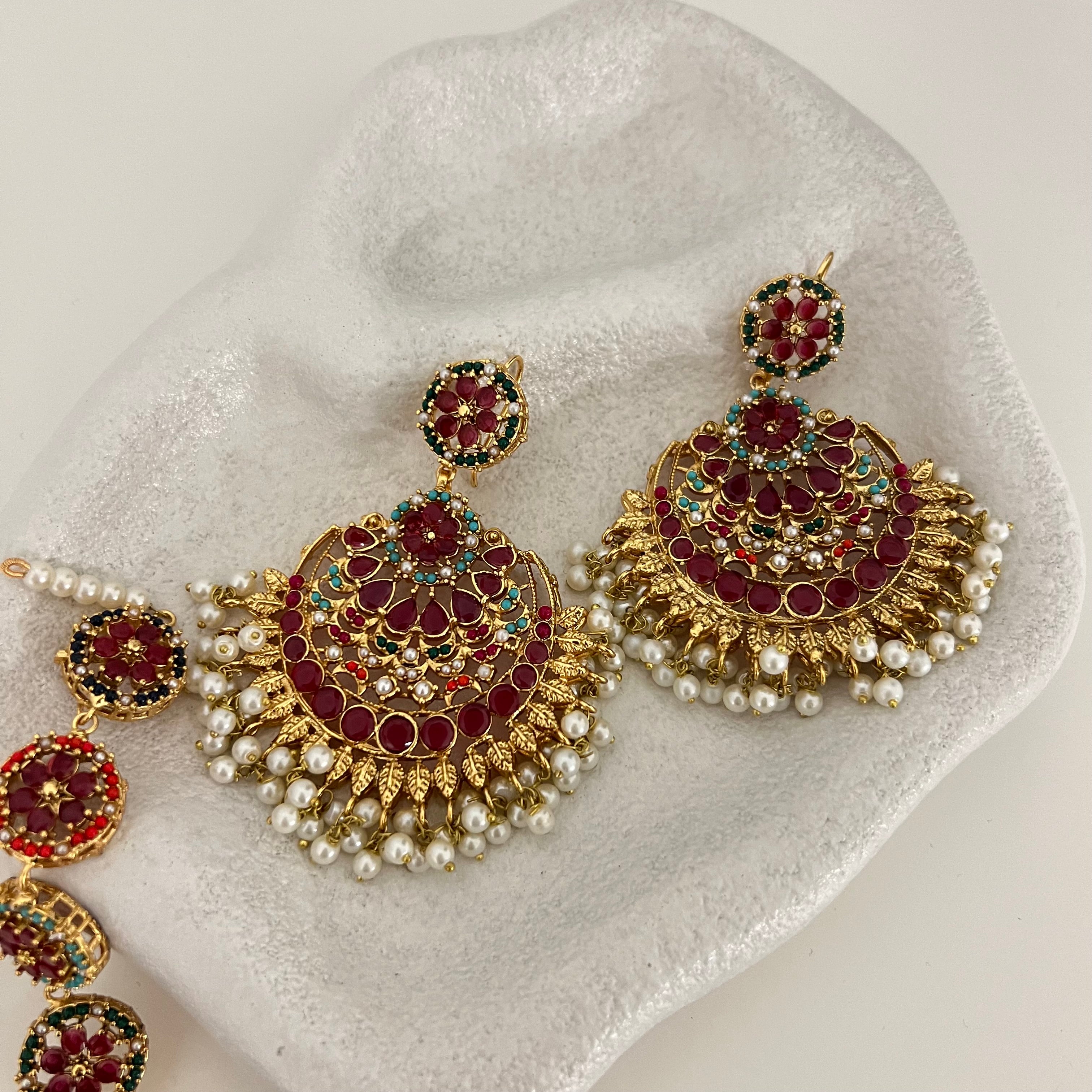 Dholak Earring Tikka Set