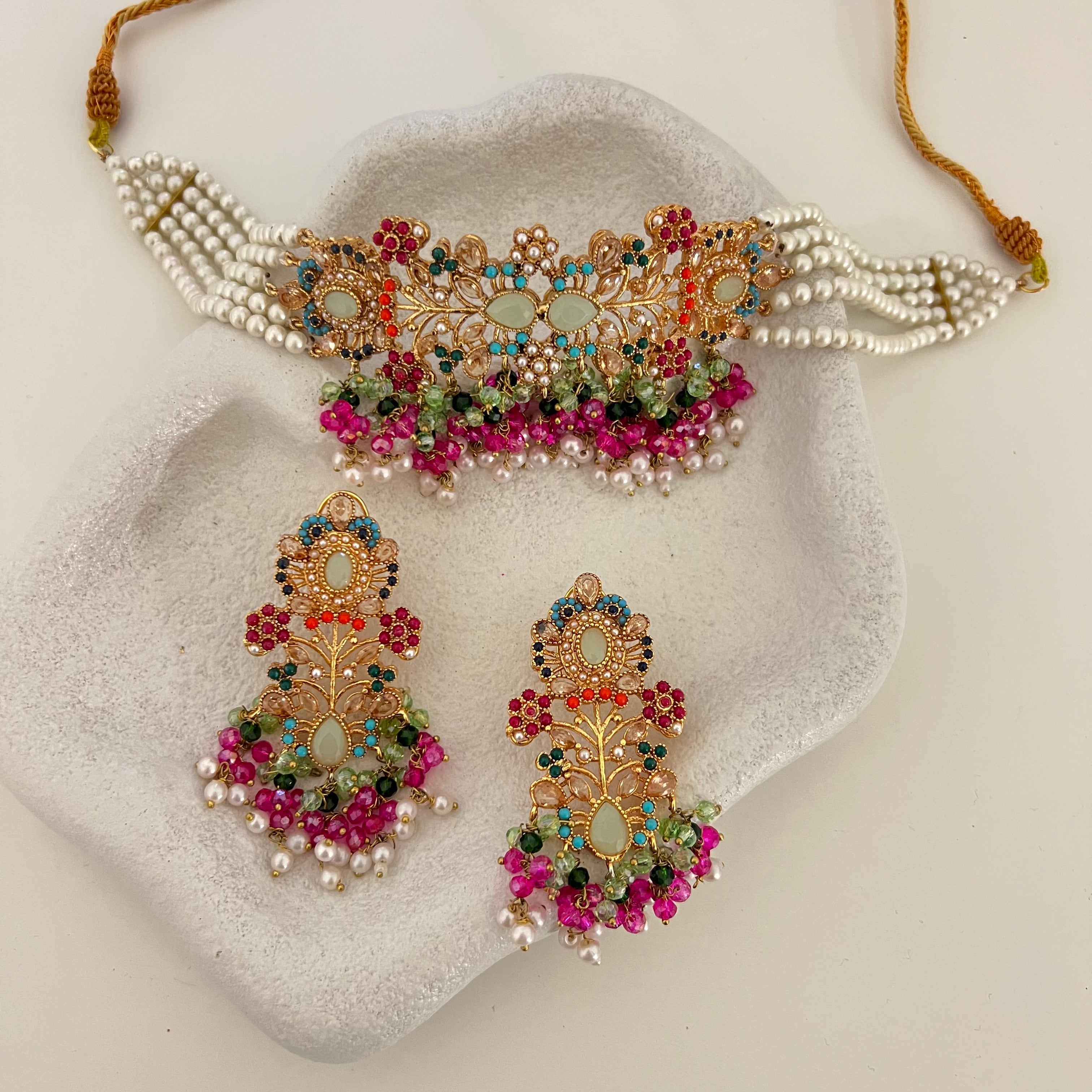 Reama Choker Set