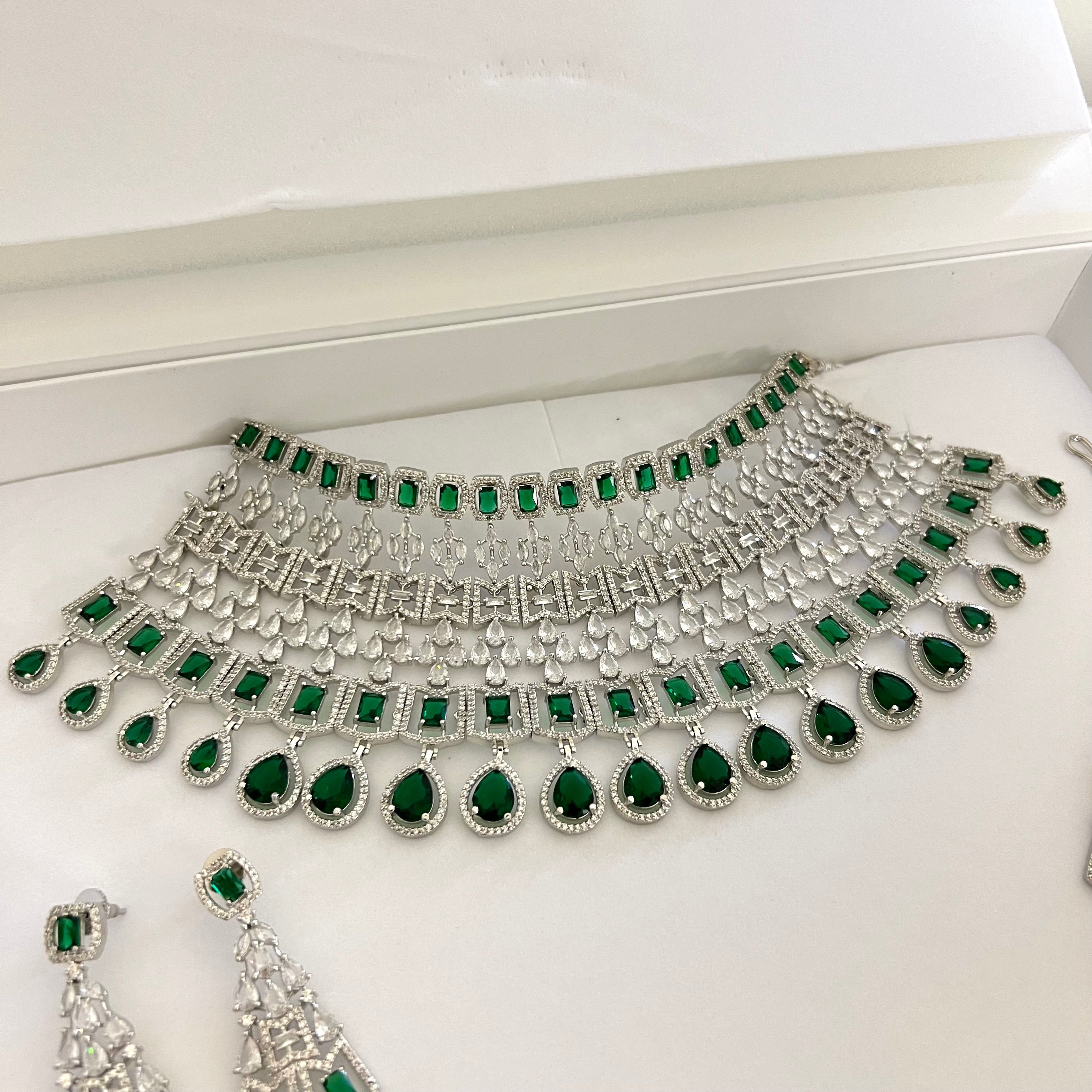 Asiah Necklace Set