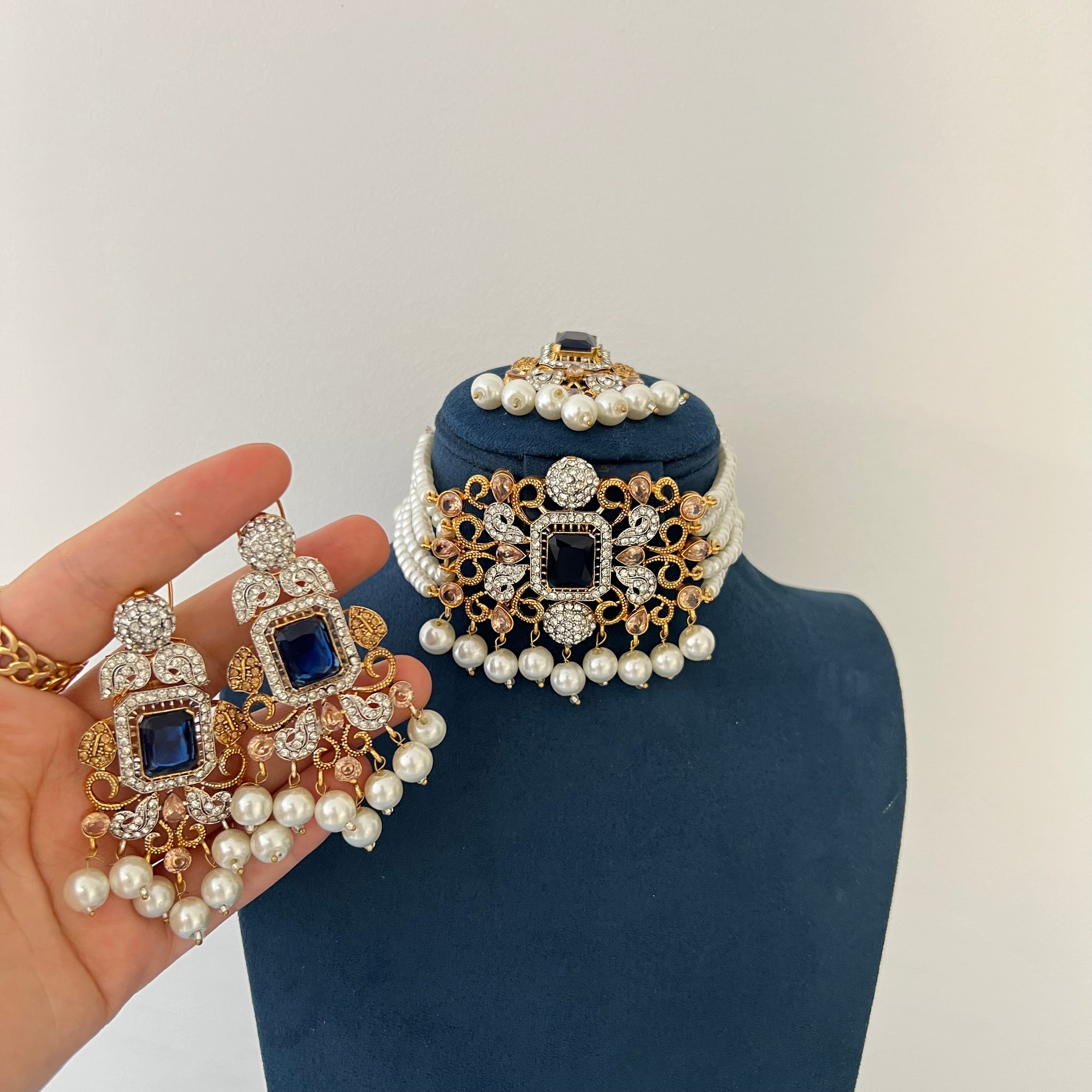 karina Choker Set Navy