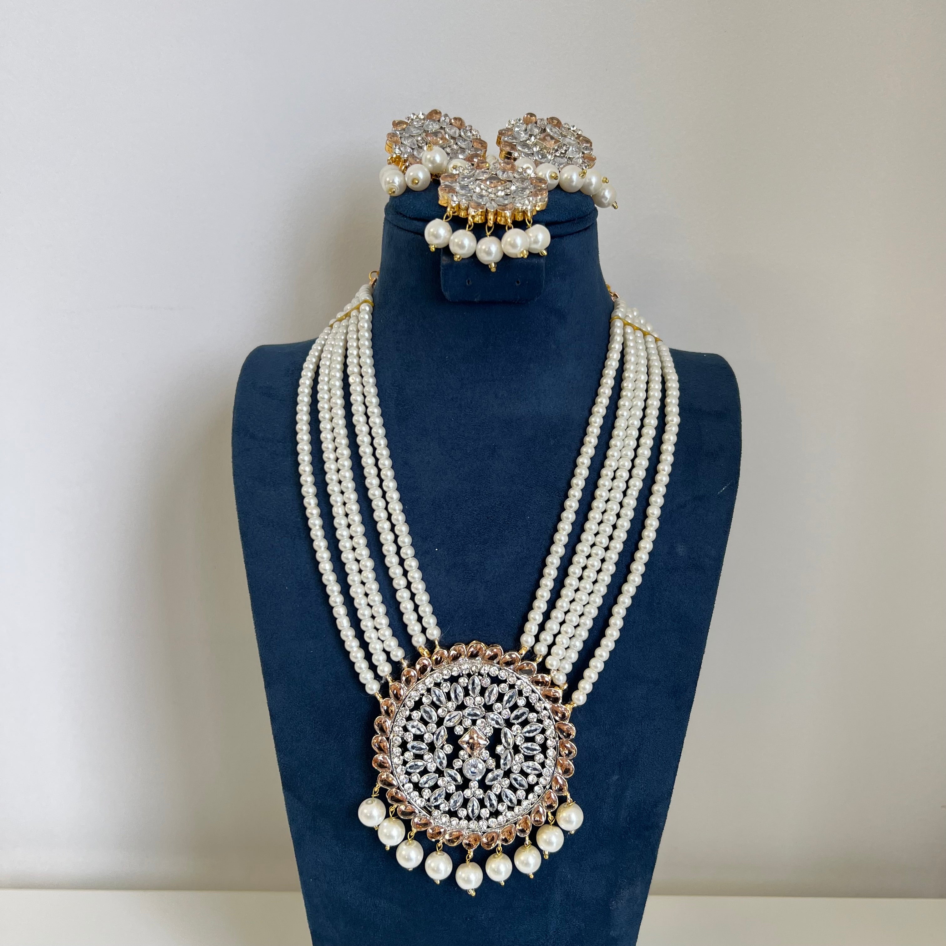 Maham long Necklace Set Gold