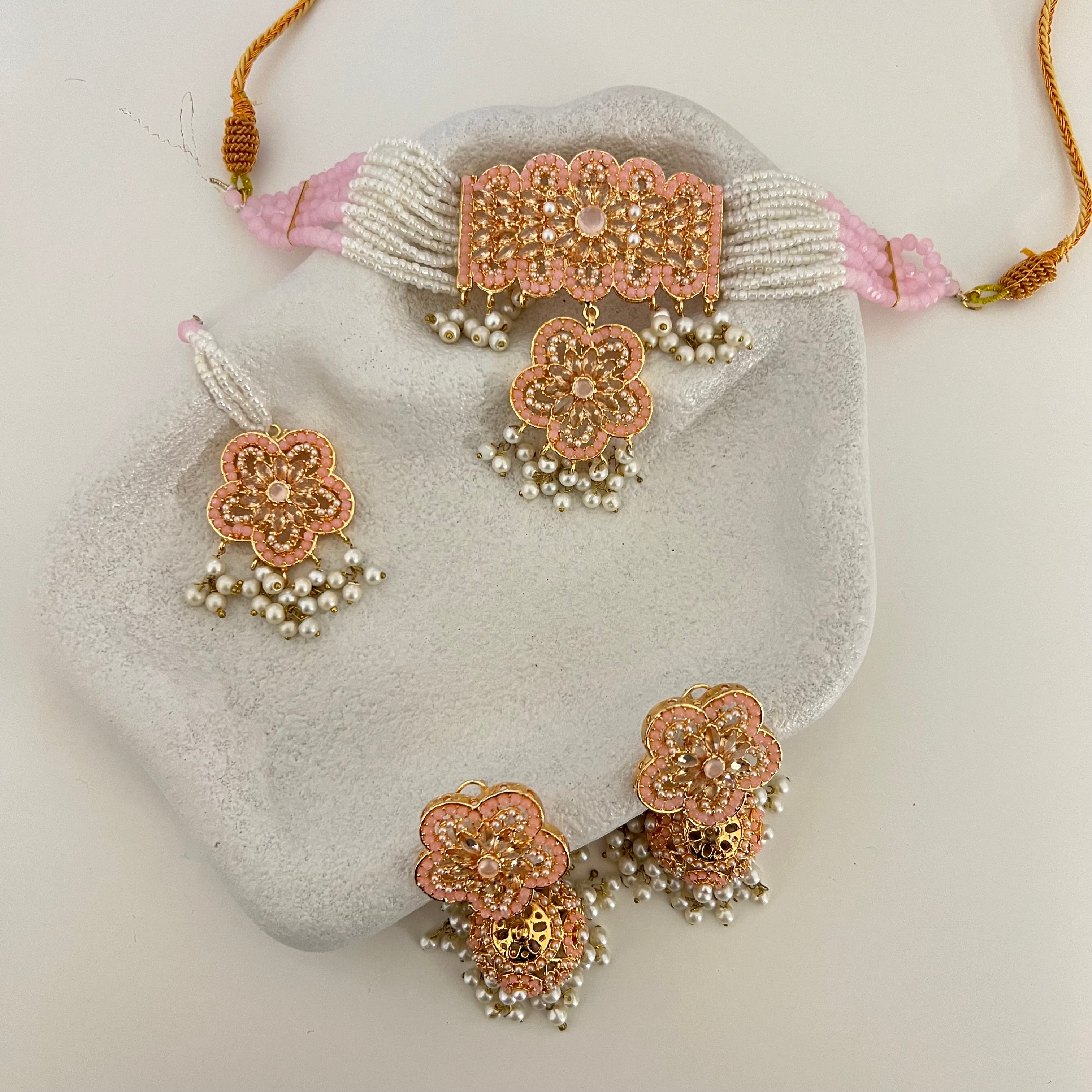 kamila Choker Set