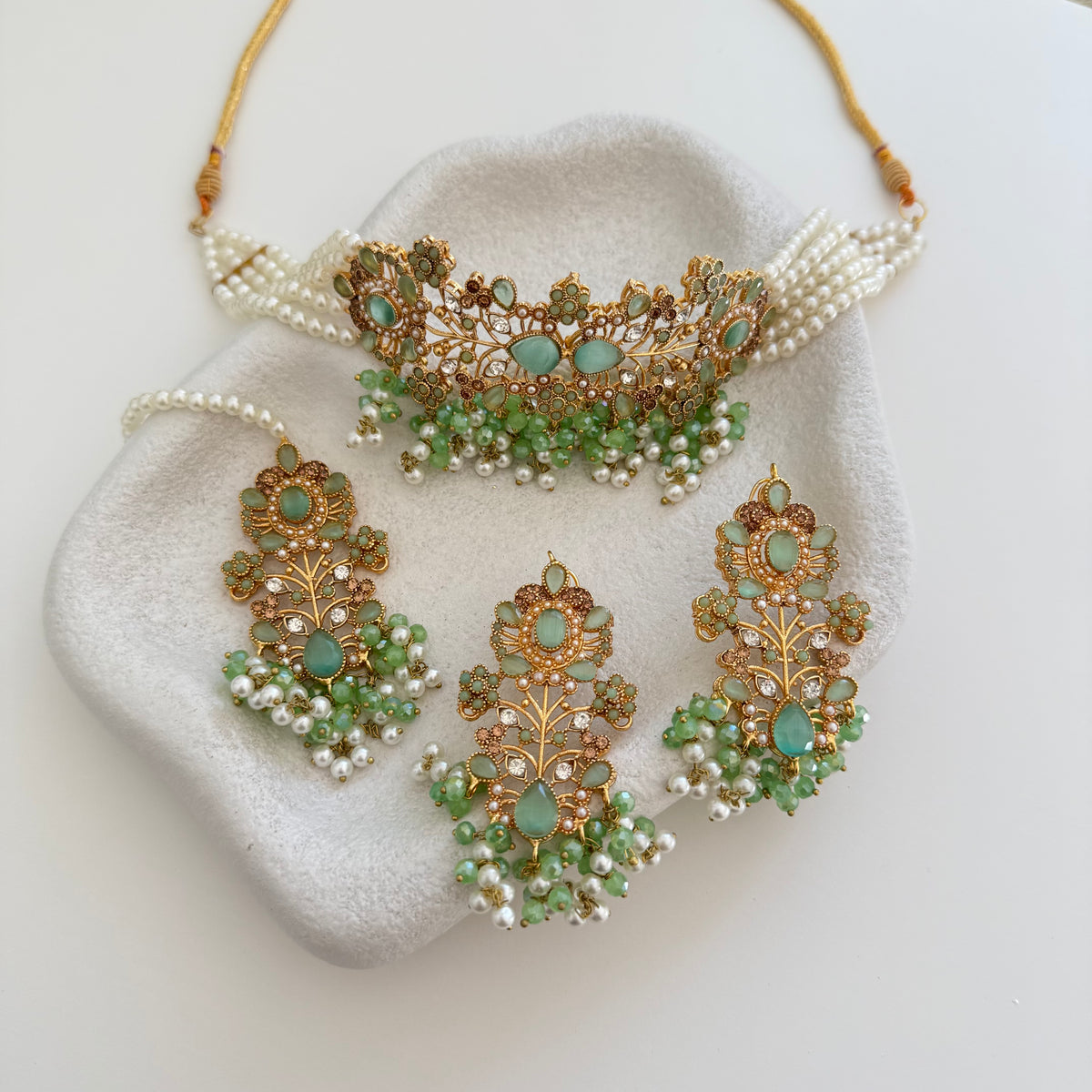 Reama Choker Set