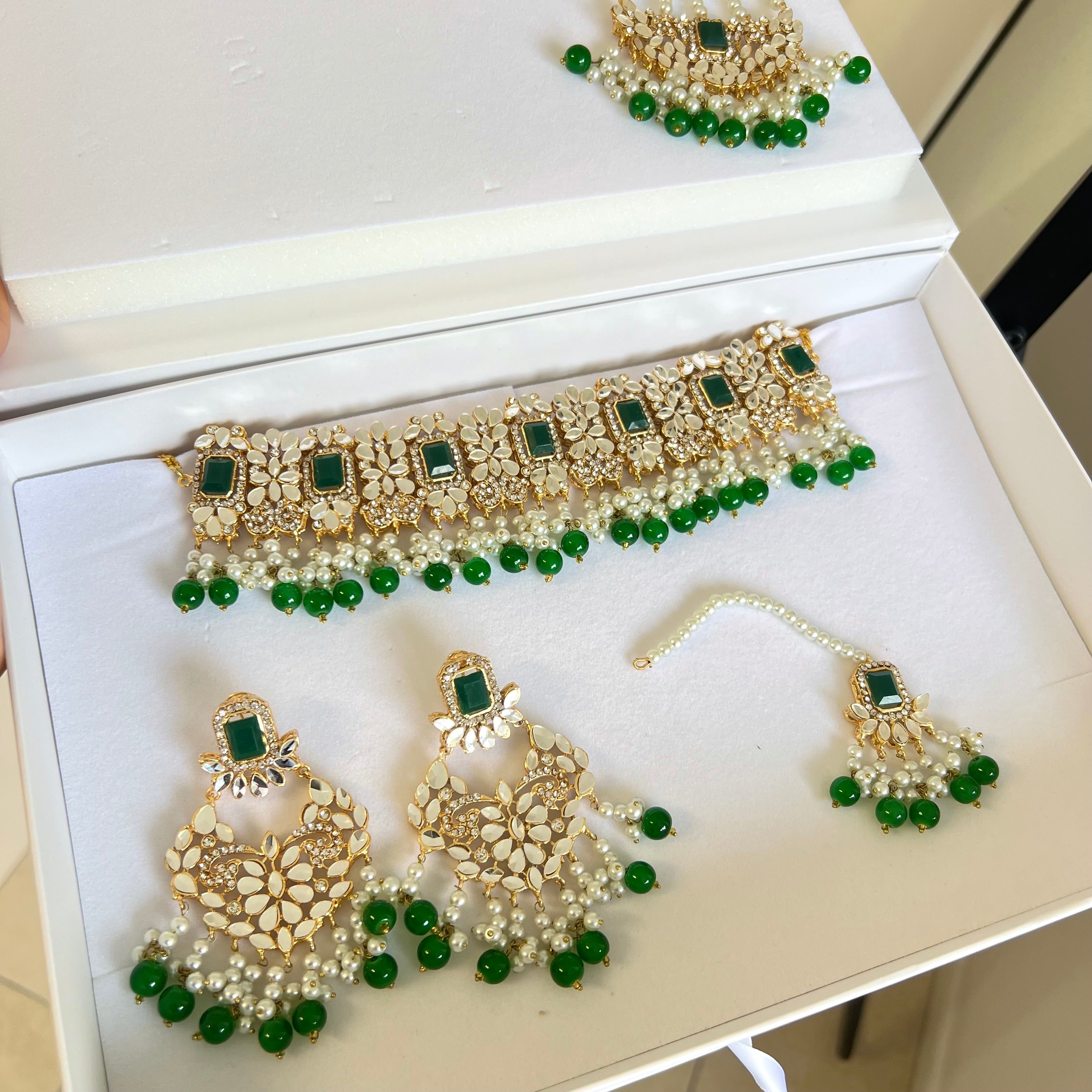 Hayah Choker Set Green