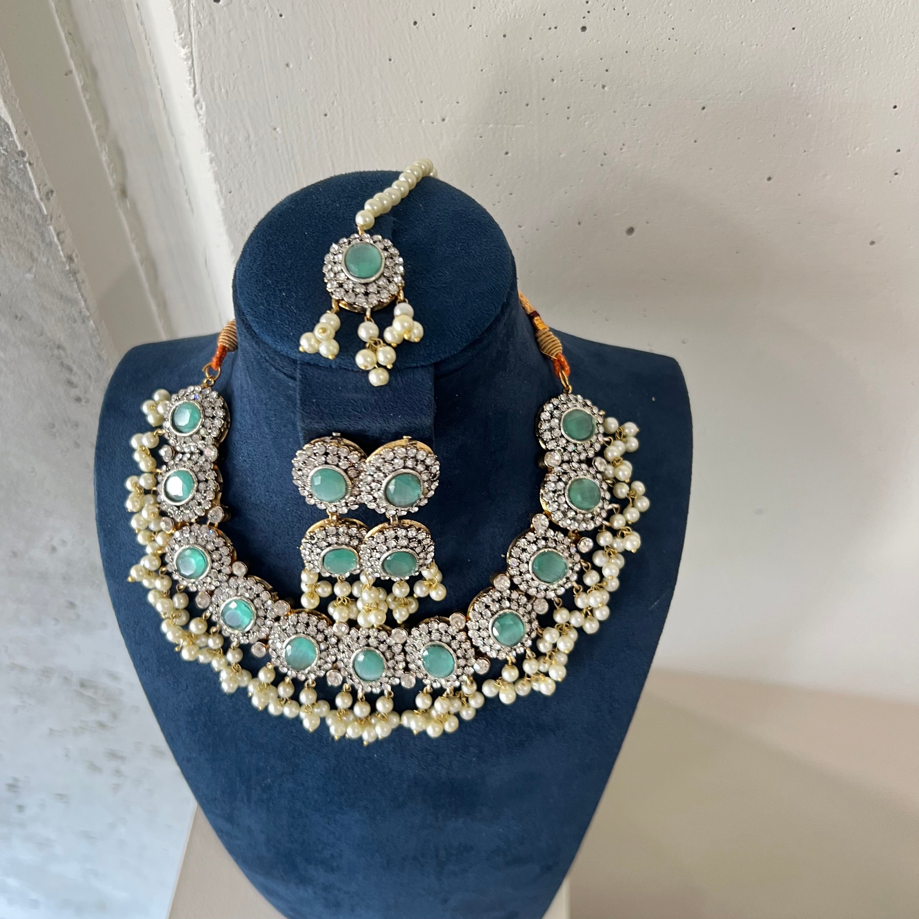 Mahi Necklace Set Mint