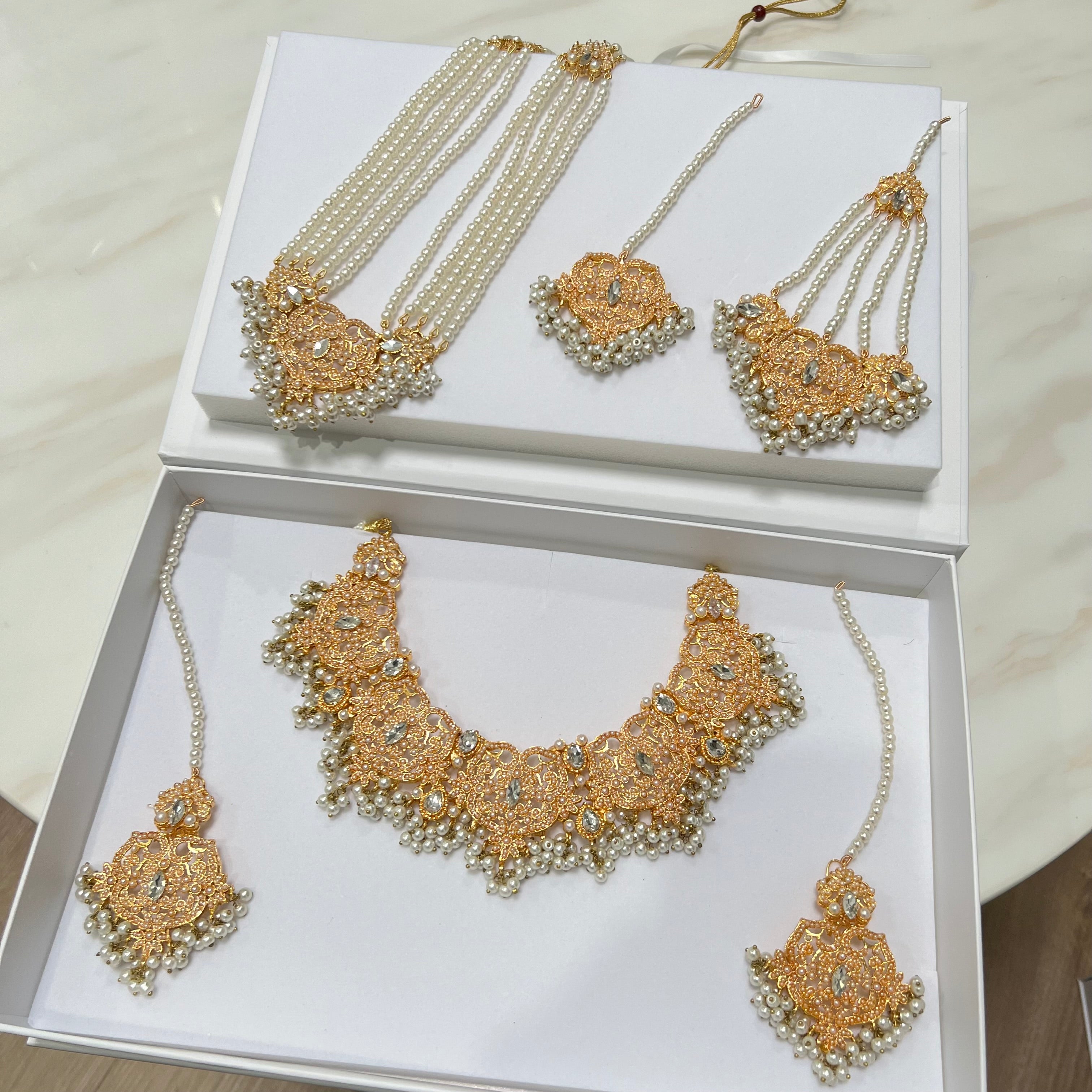 Noratan Necklace Set Gold