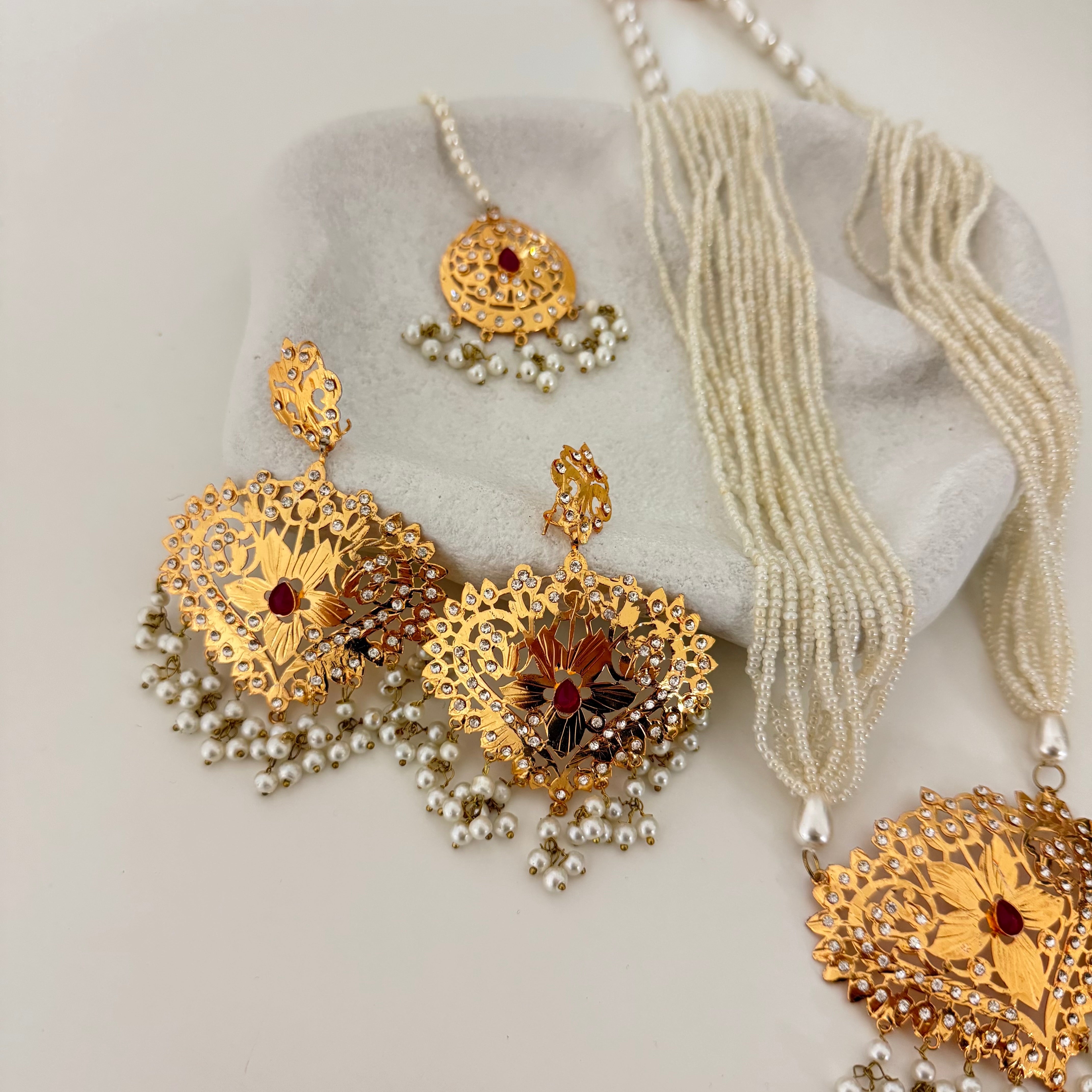 Uzma Necklace Set