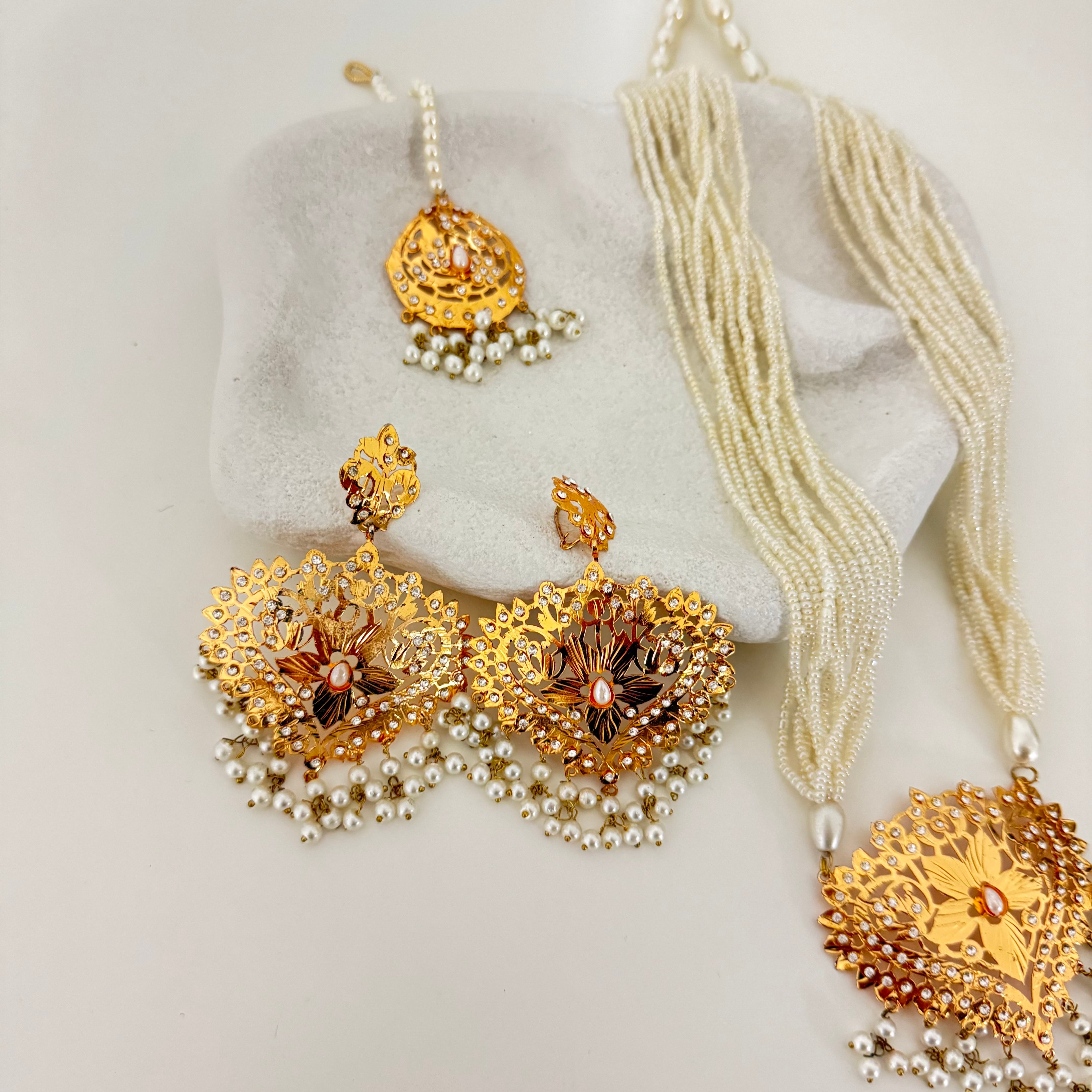 Uzma Necklace Set