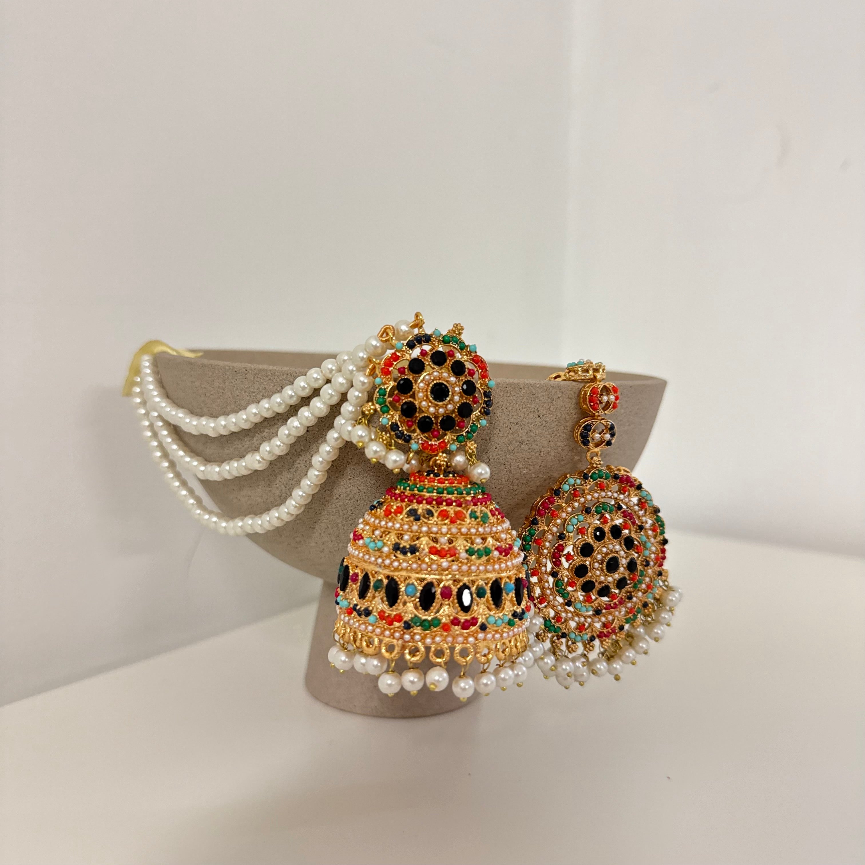 Zeenia Earrings & tikka
