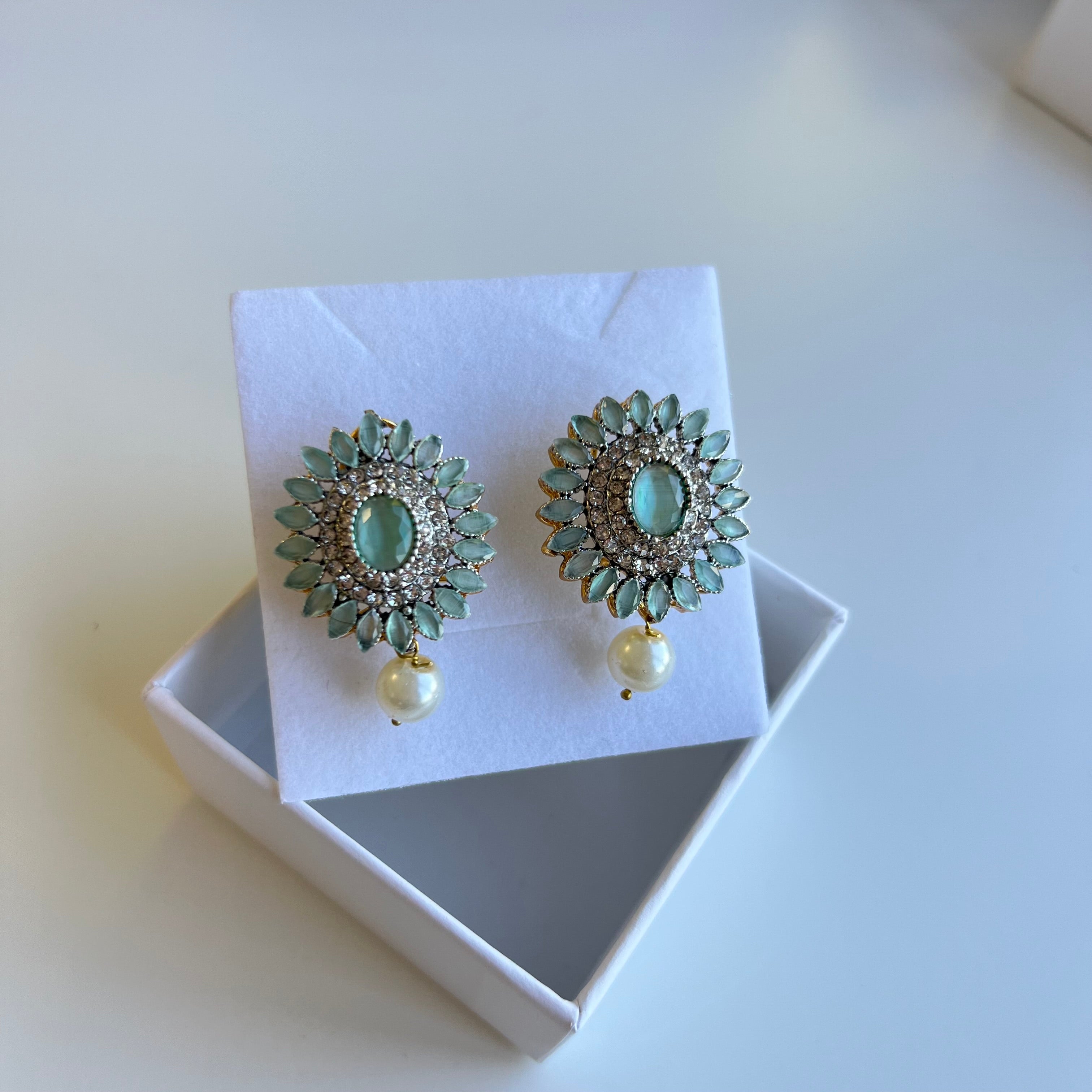 Nadia Studs Mint