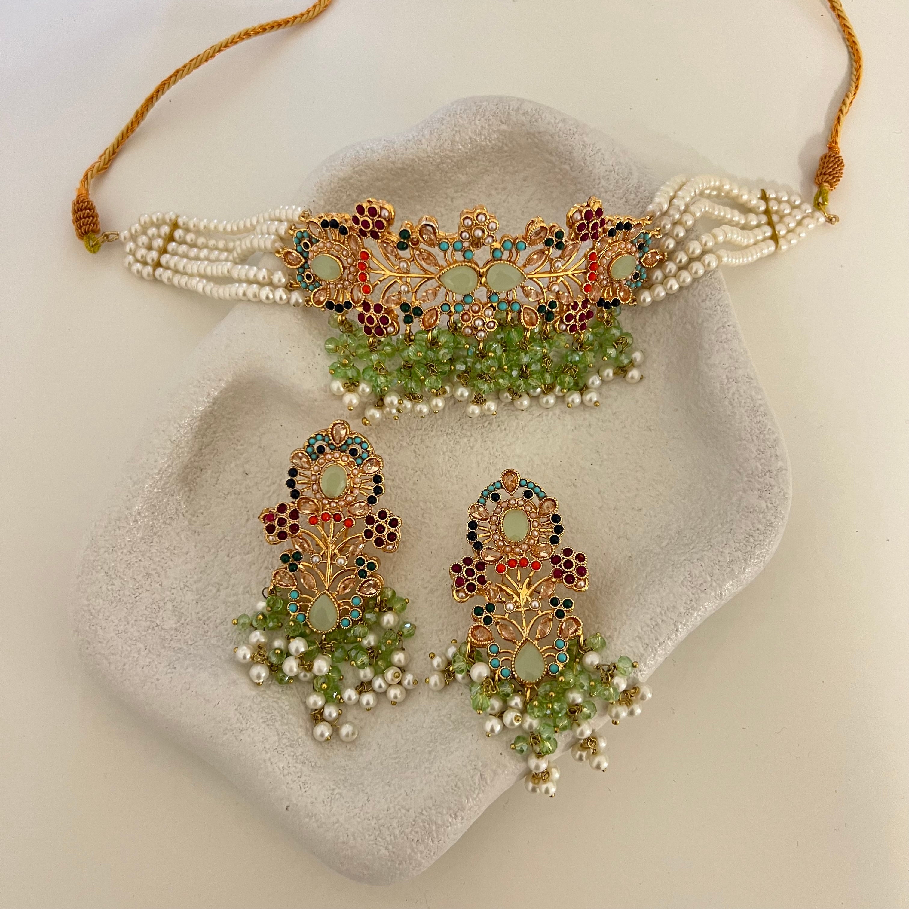Reama Choker Set