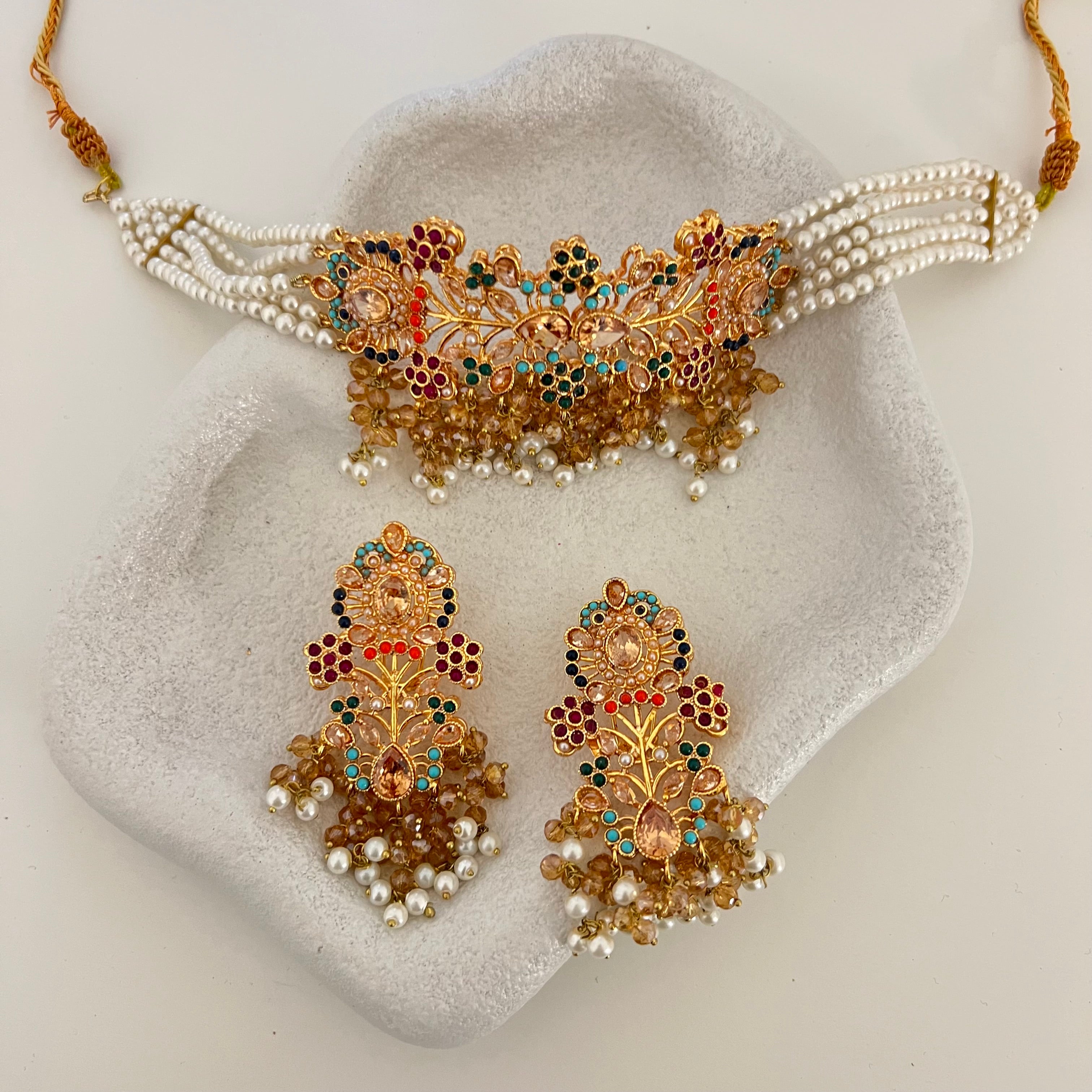 Reama Choker Set