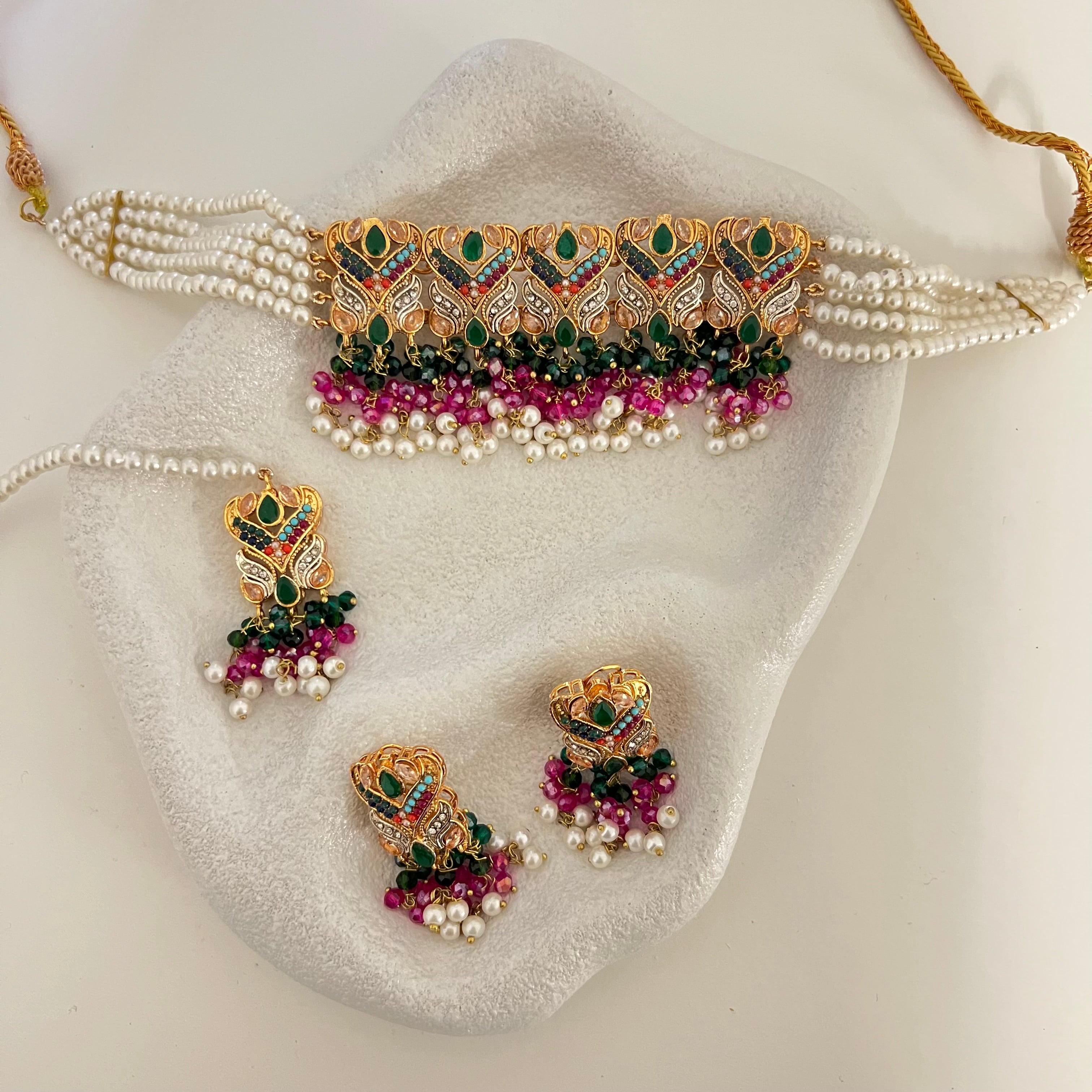 Nashwa Choker Set