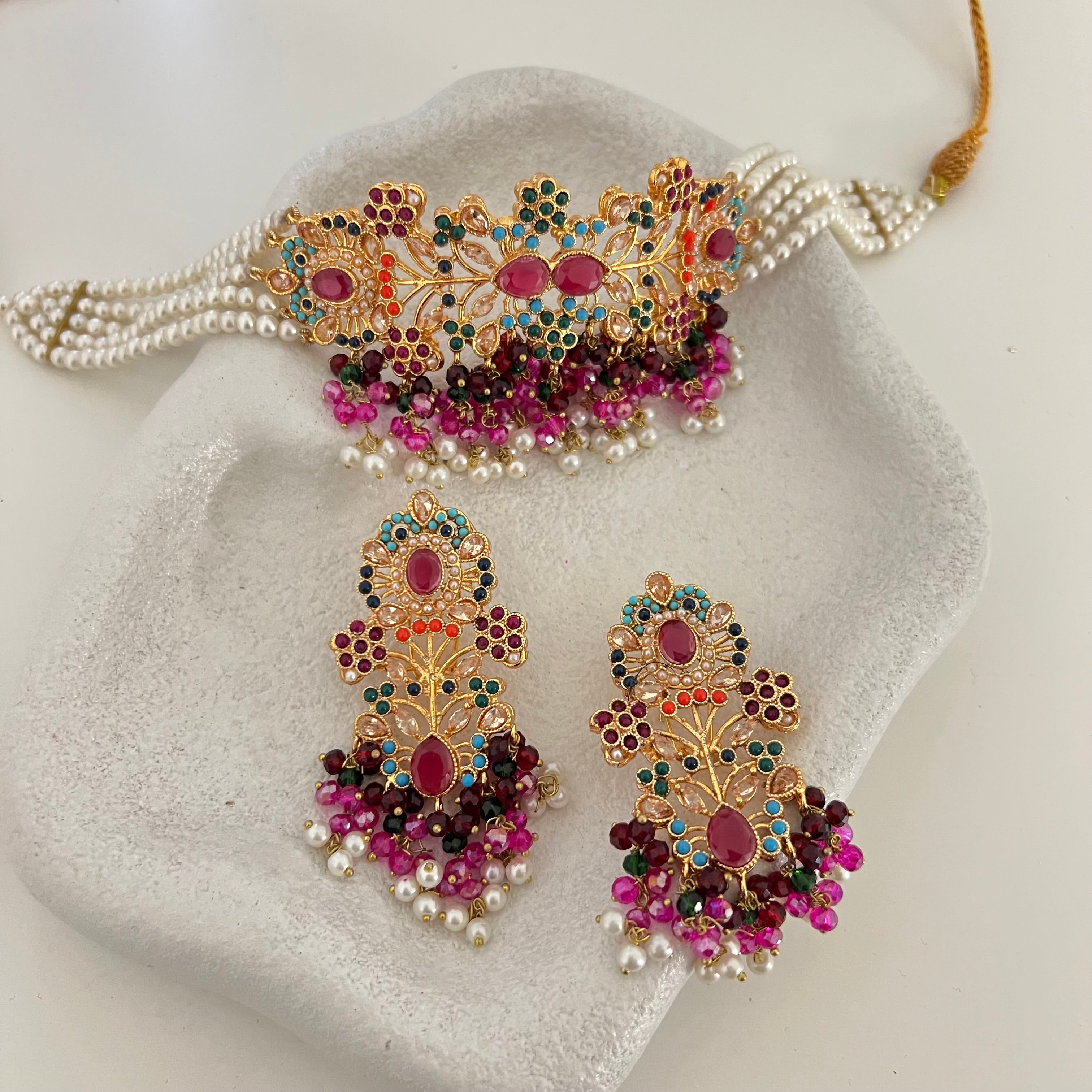 Reama Choker Set