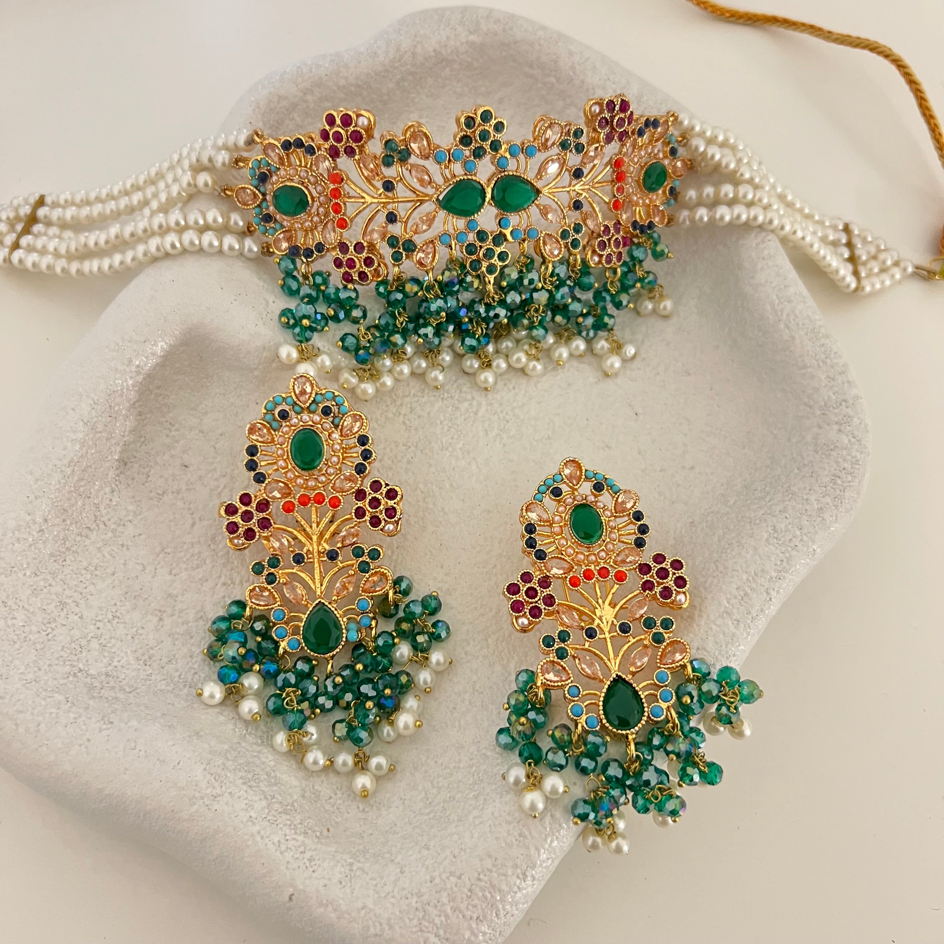 Reama Choker Set