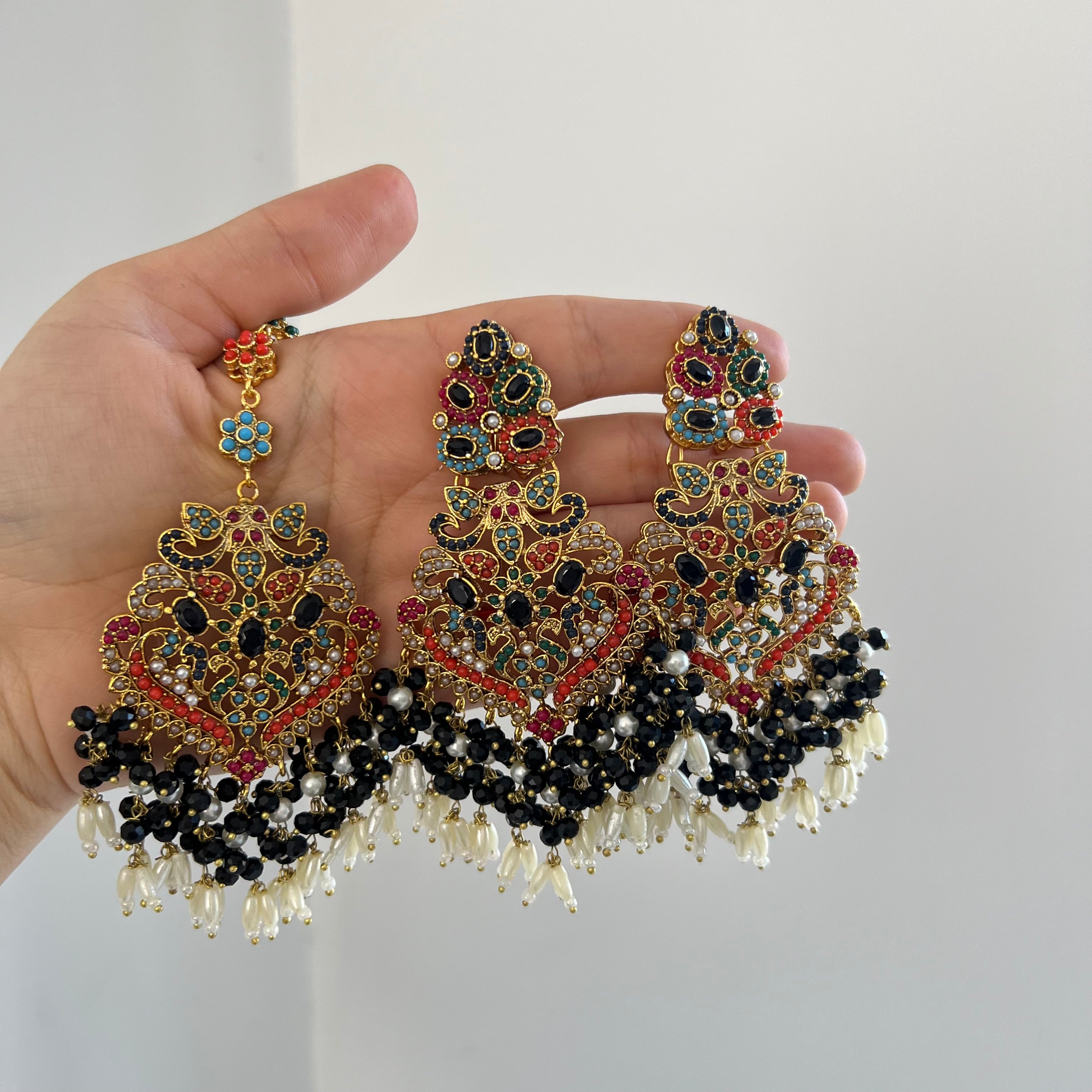 Anam Earring & Tikka Set Black