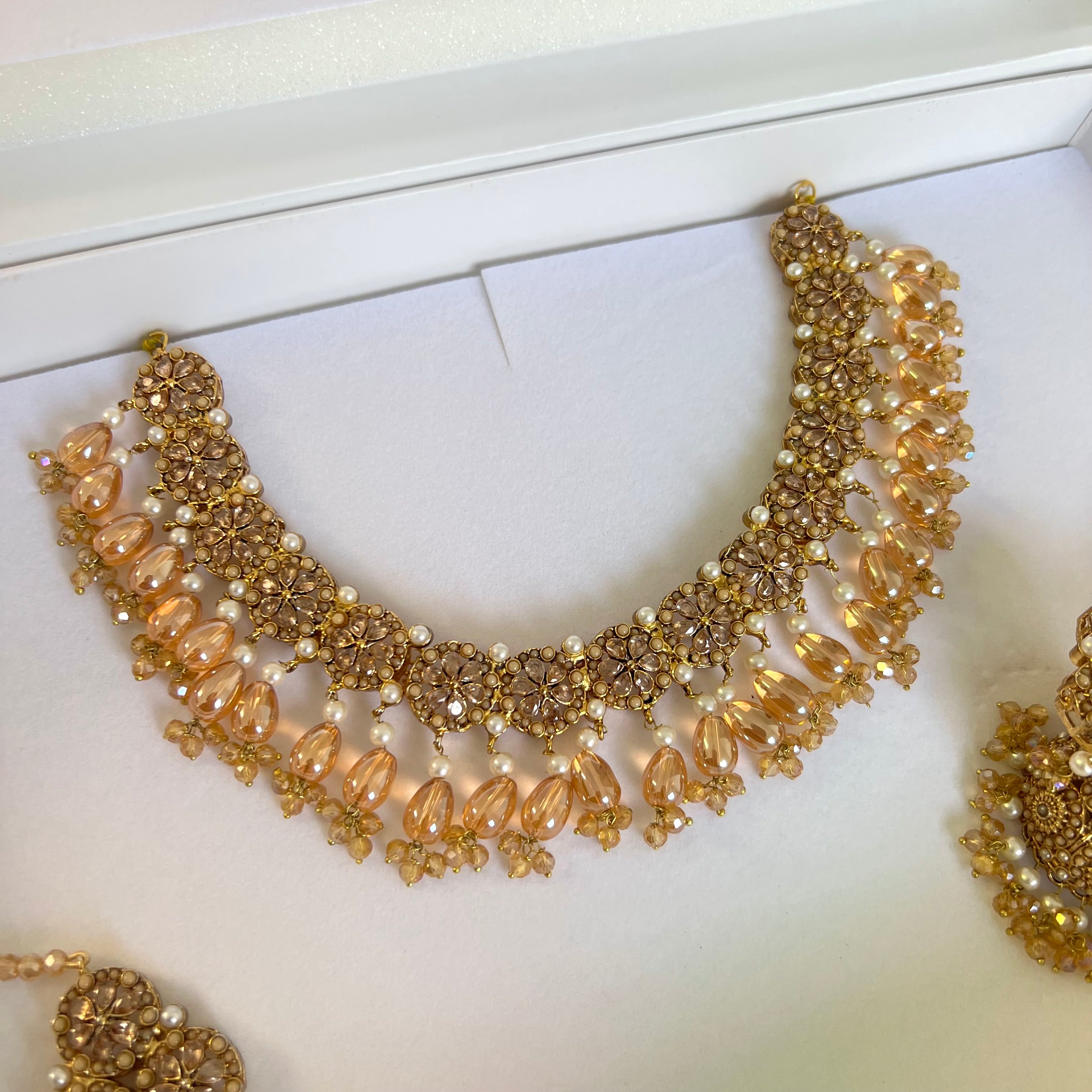 Razia Necklace Set Gold