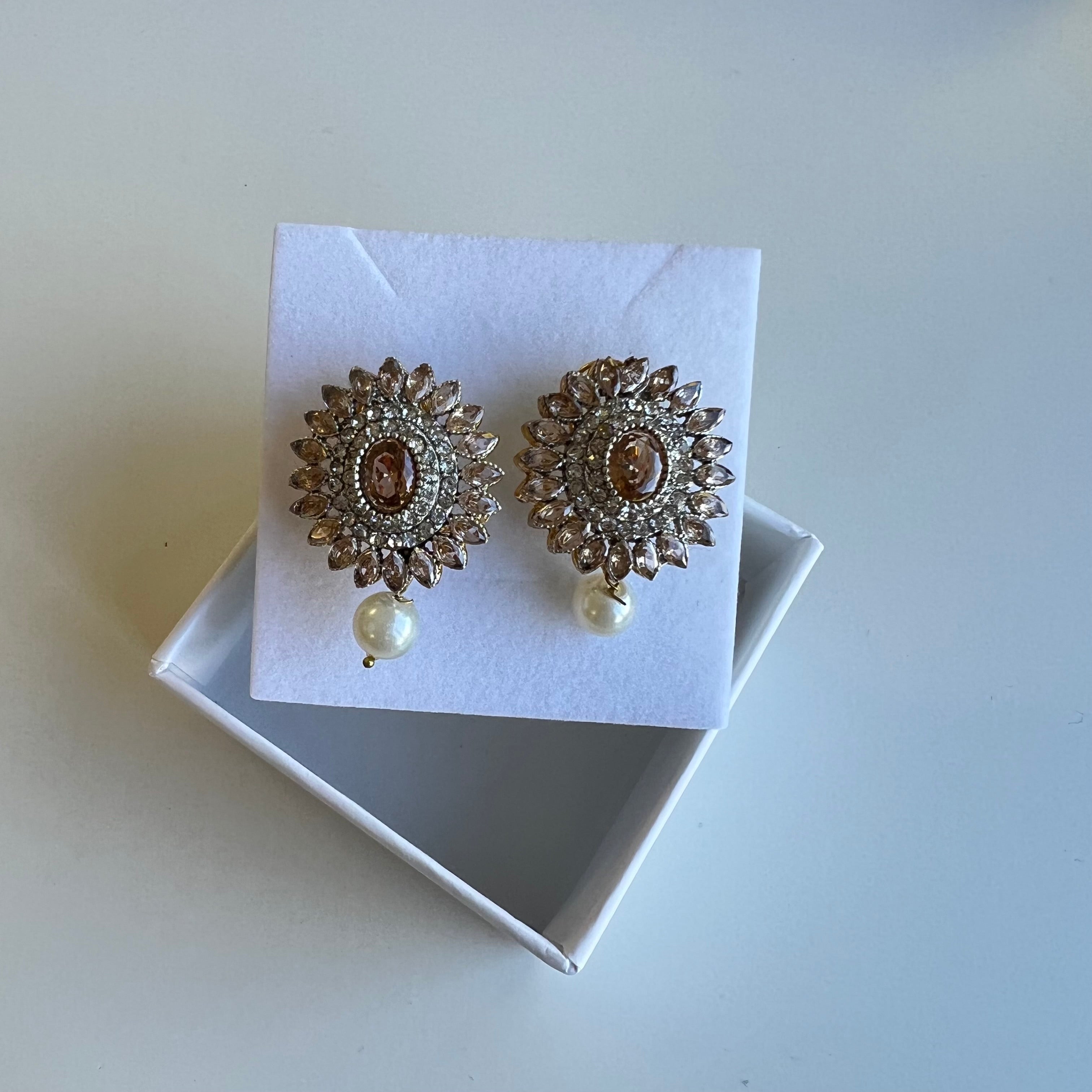 Nadia Studs Gold