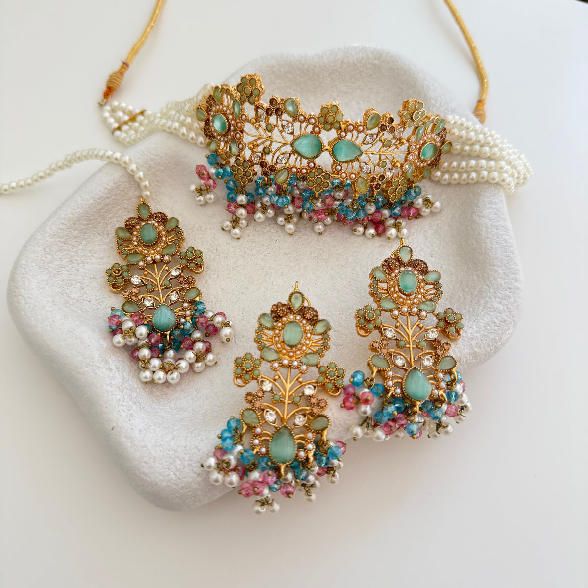 Reama Choker Set