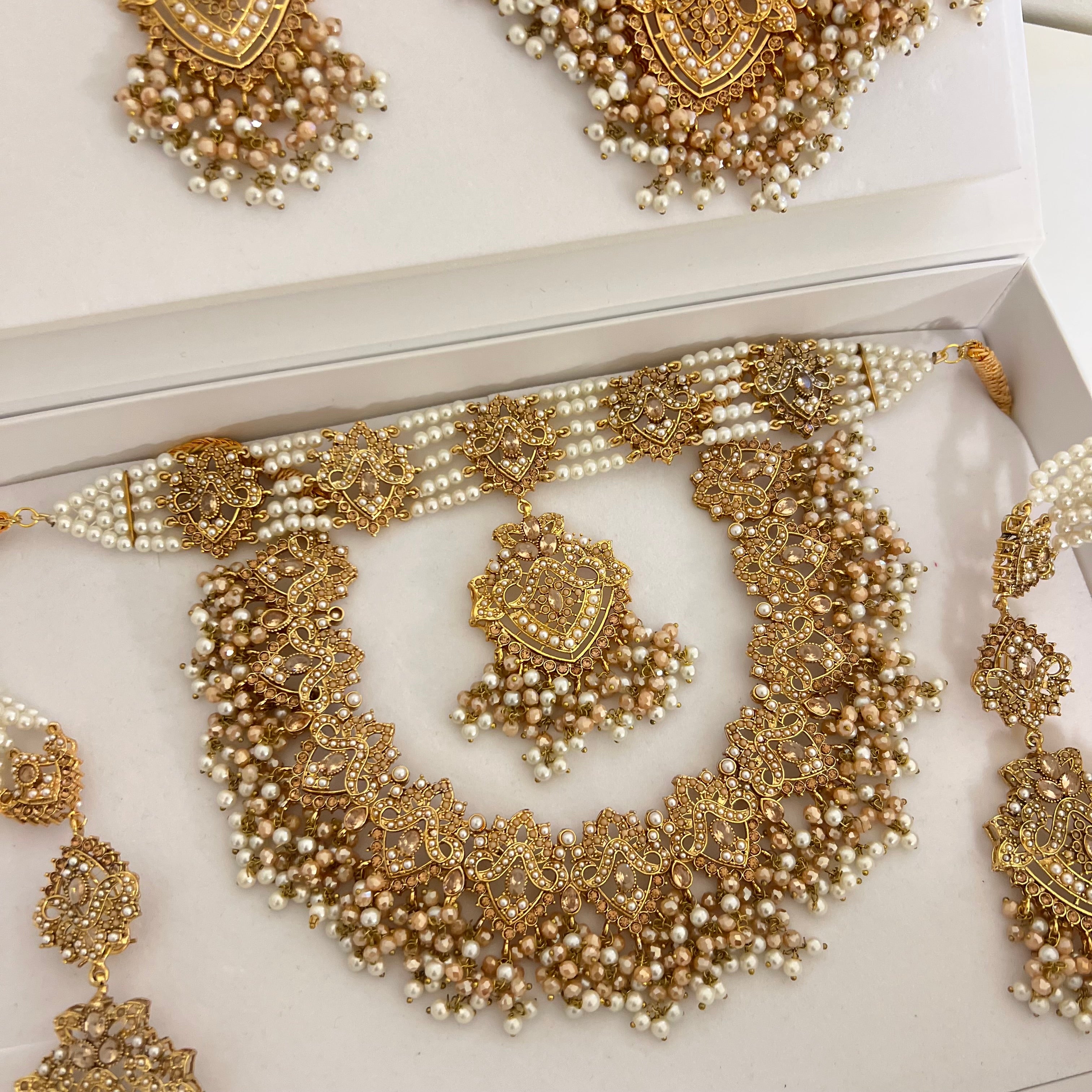 Sanam Bridal Set Gold