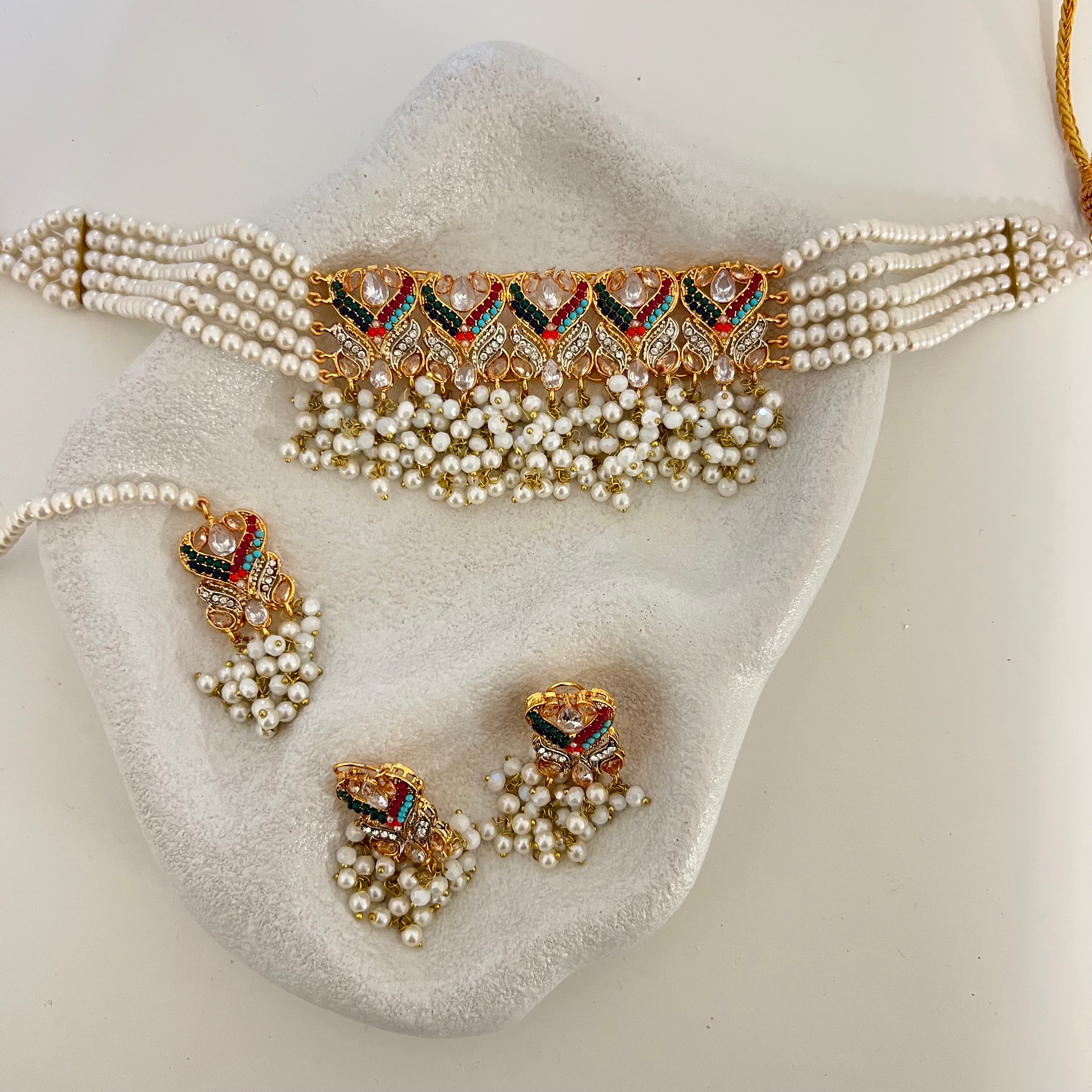 Nashwa Choker Set