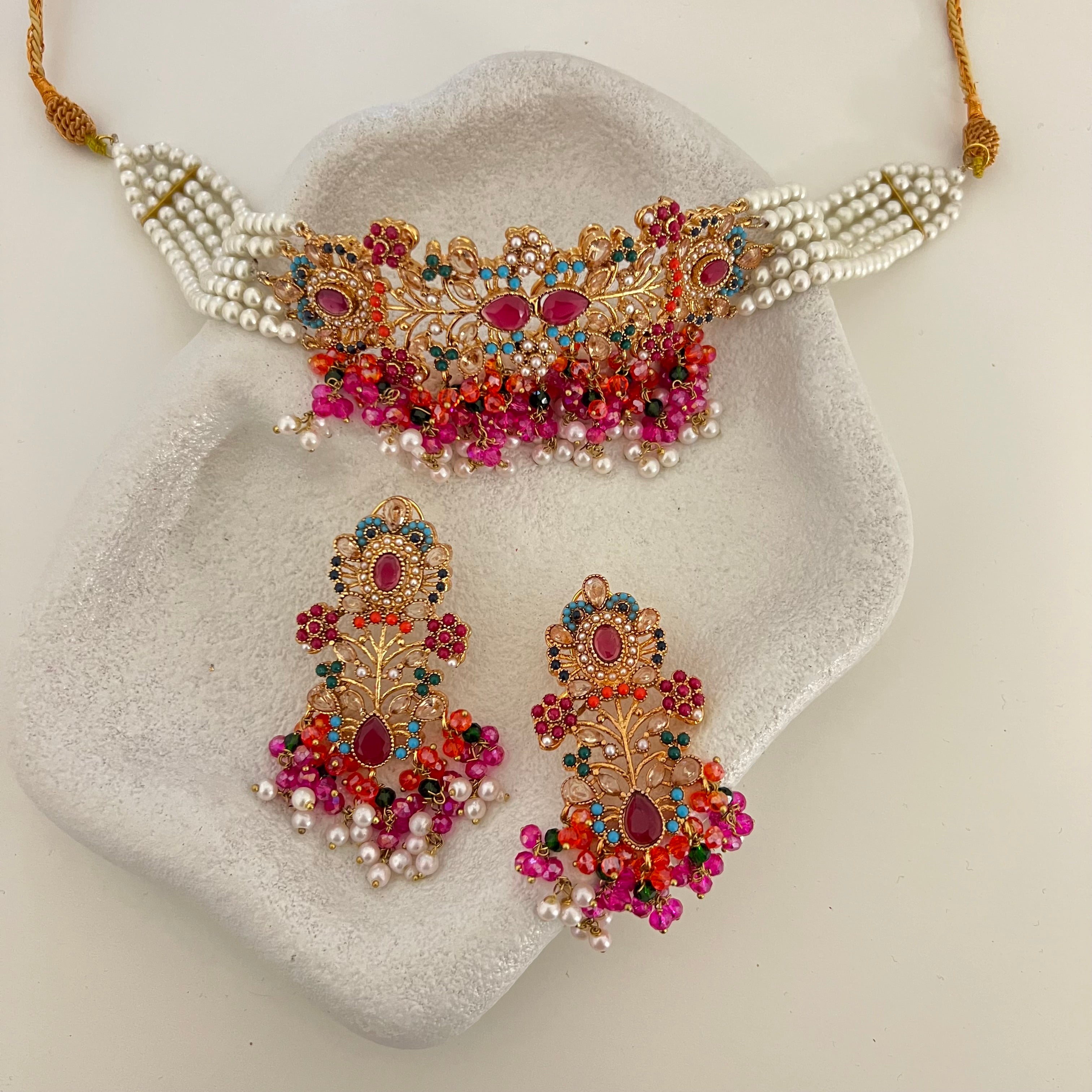 Reama Choker Set
