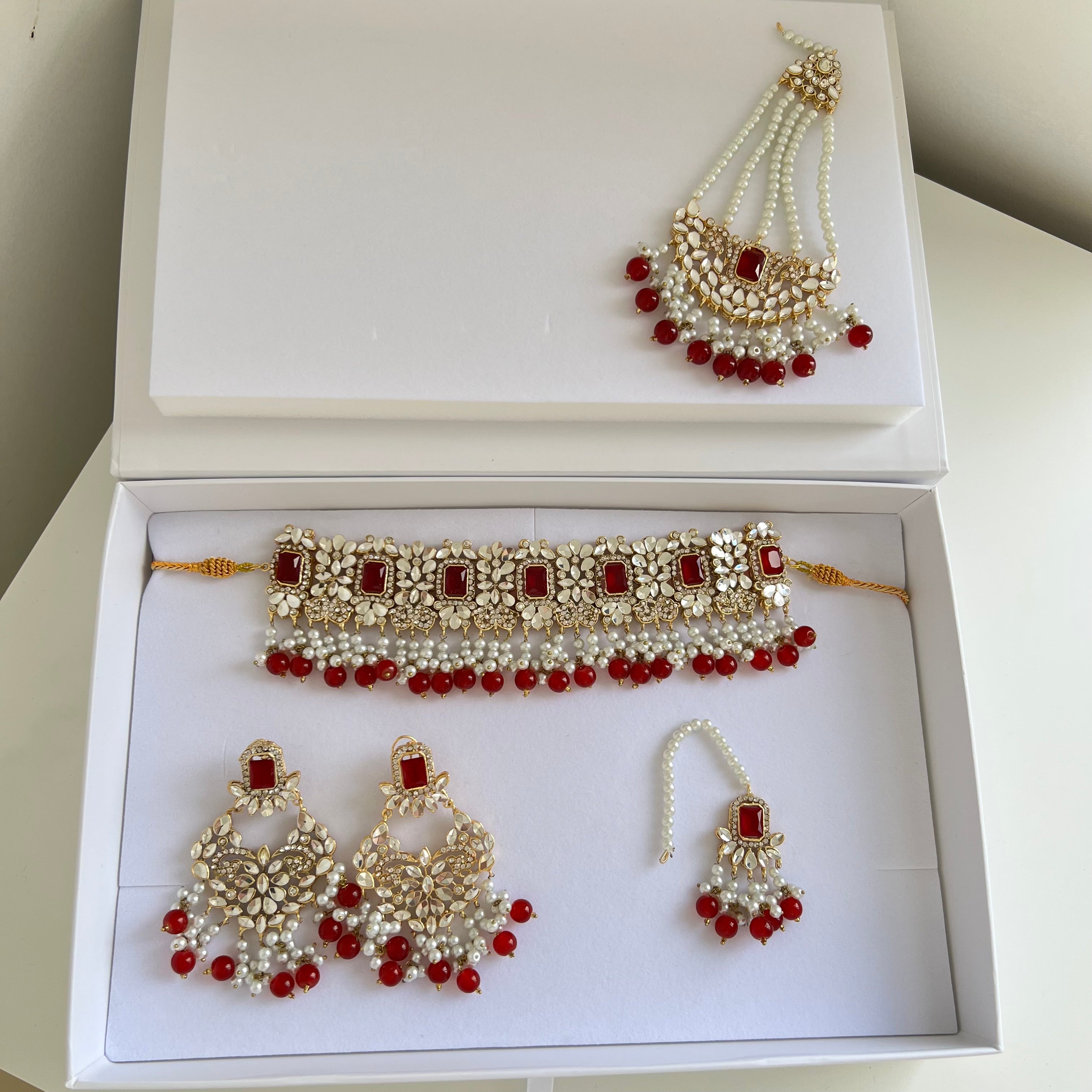 Hayah Choker Set Red