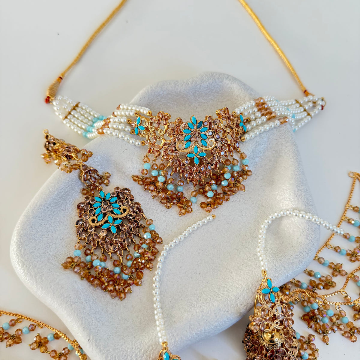 Mahira Choker Set