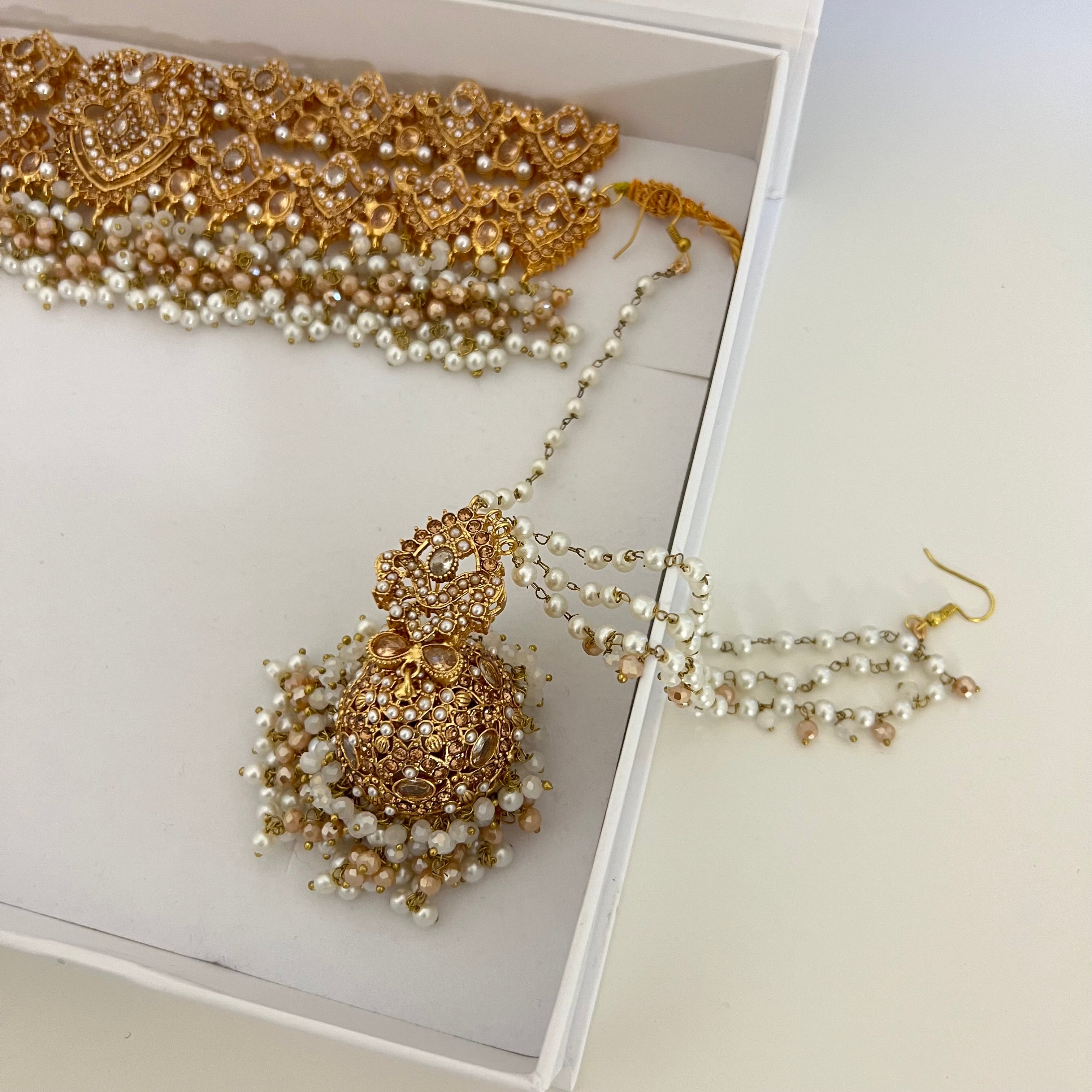 Isha Choker Set Gold