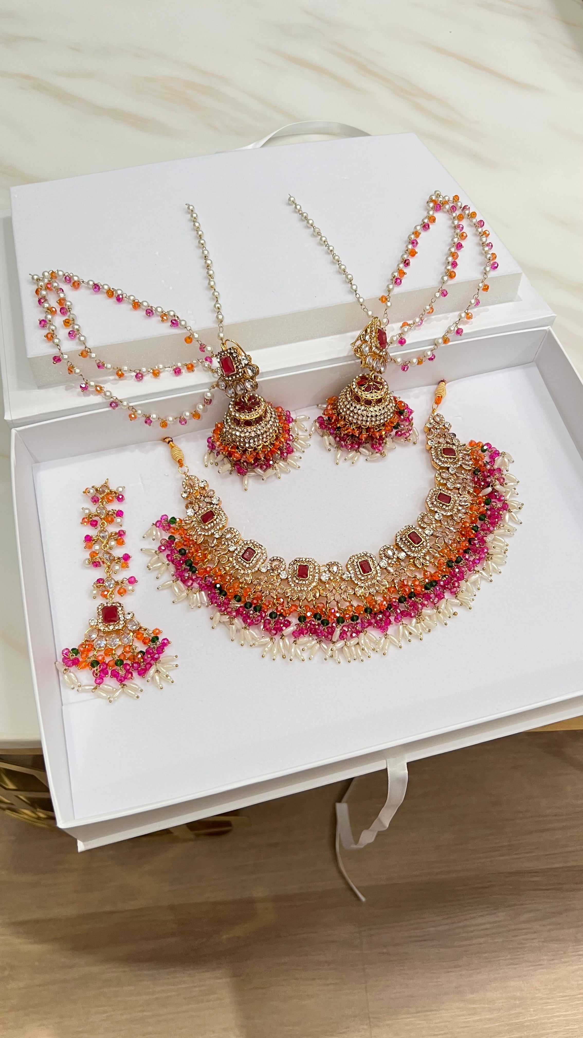 Zishaa Necklace Set Pink