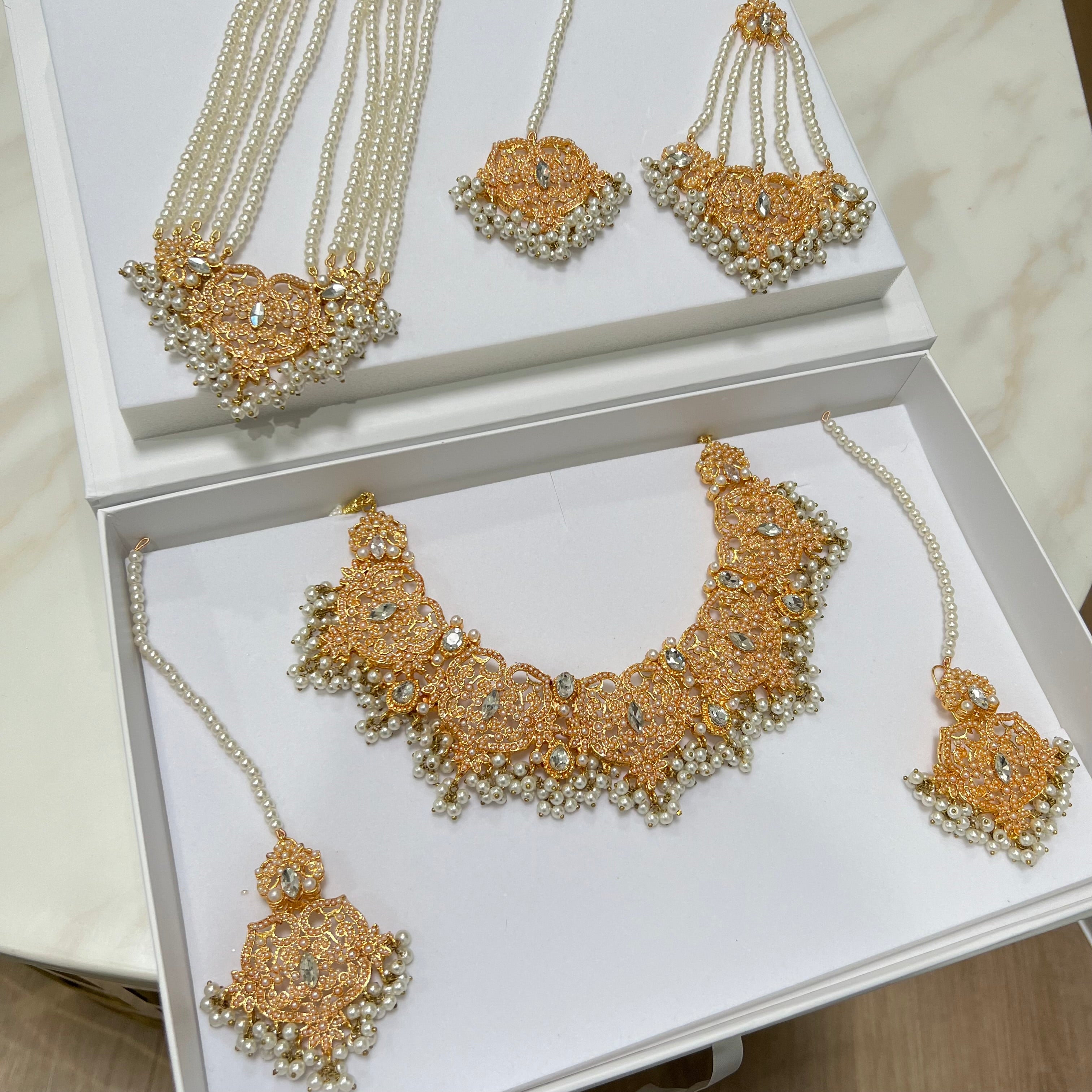 Noratan Necklace Set Gold