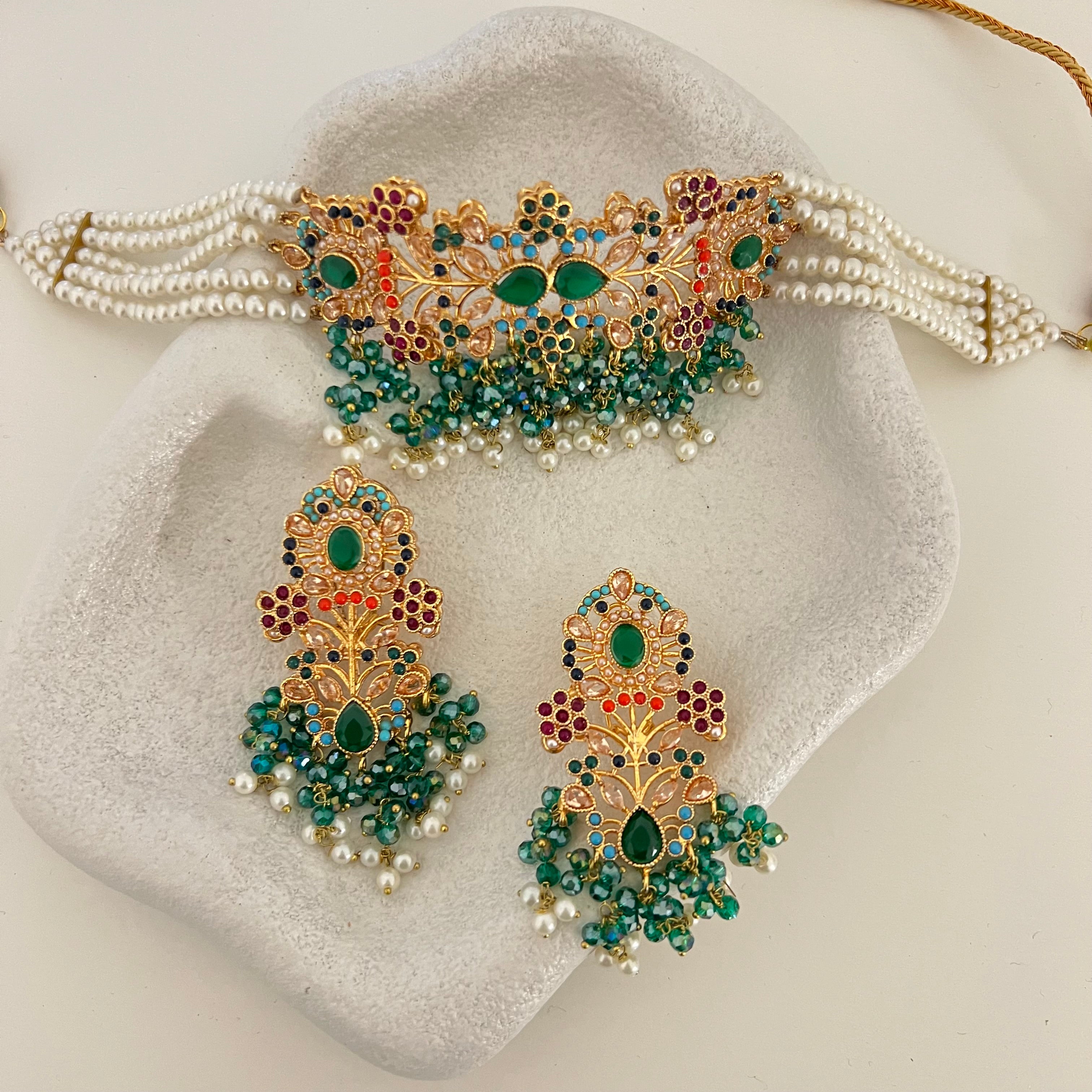 Reama Choker Set