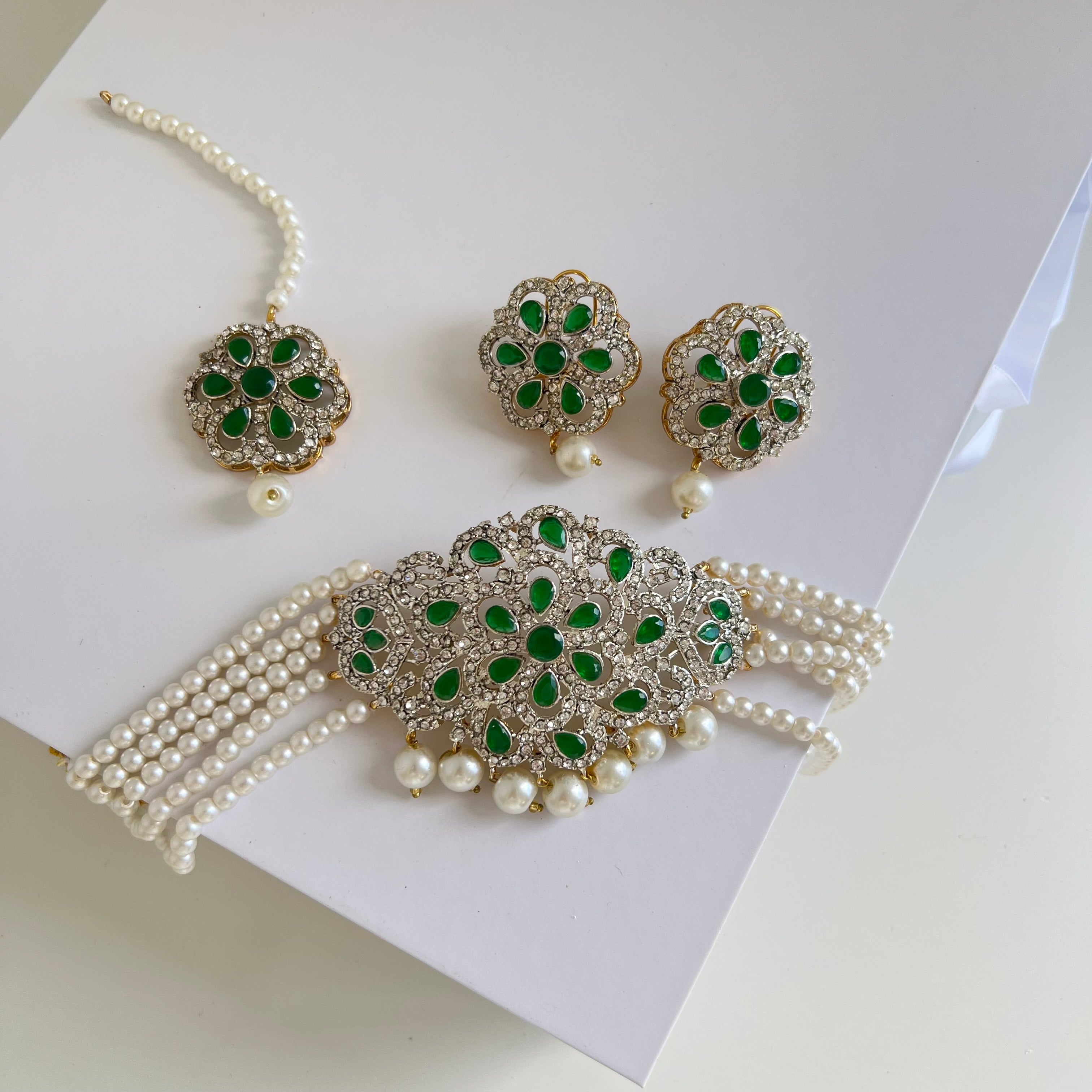 Alia Choker Set Green