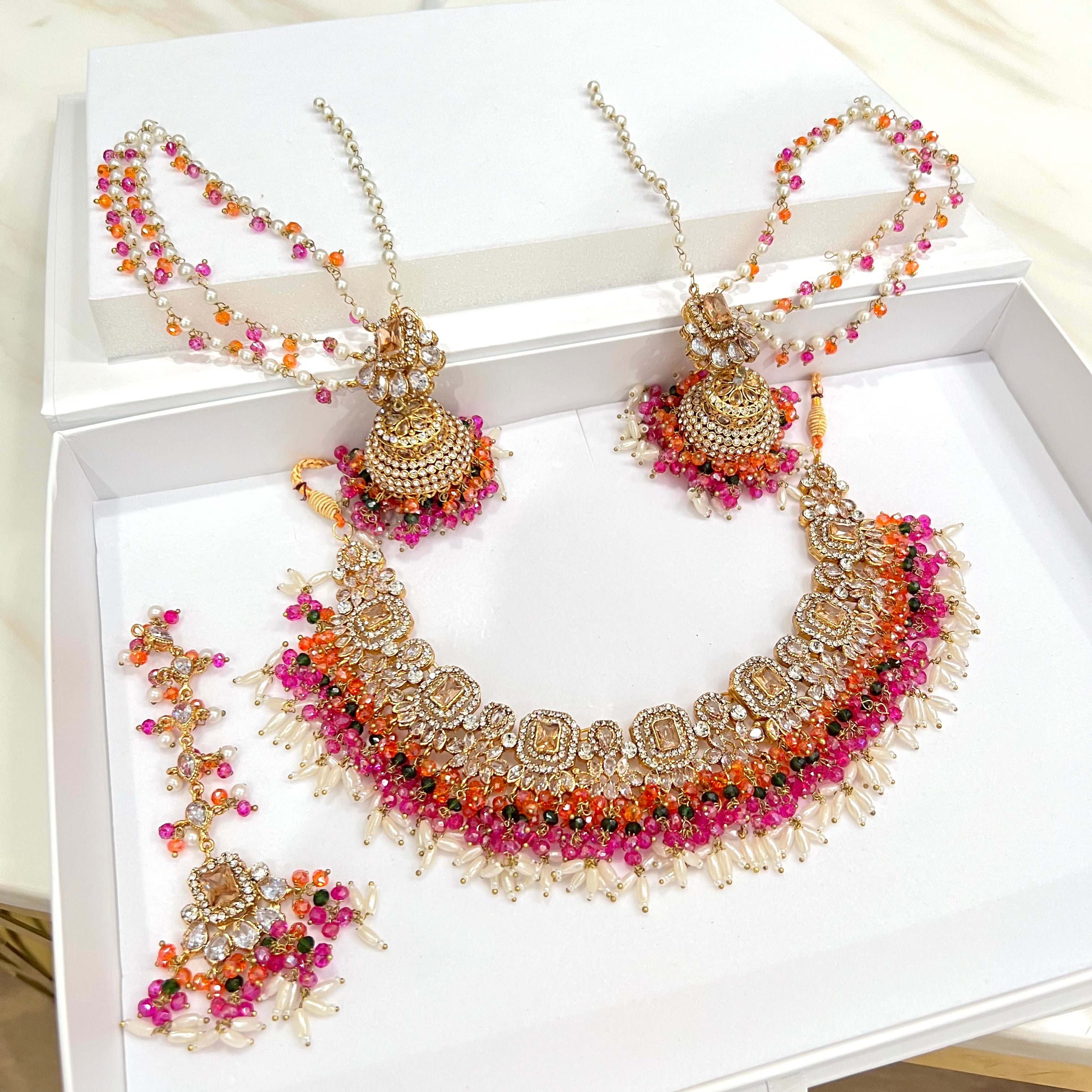 Zishaa Necklace Set Gold