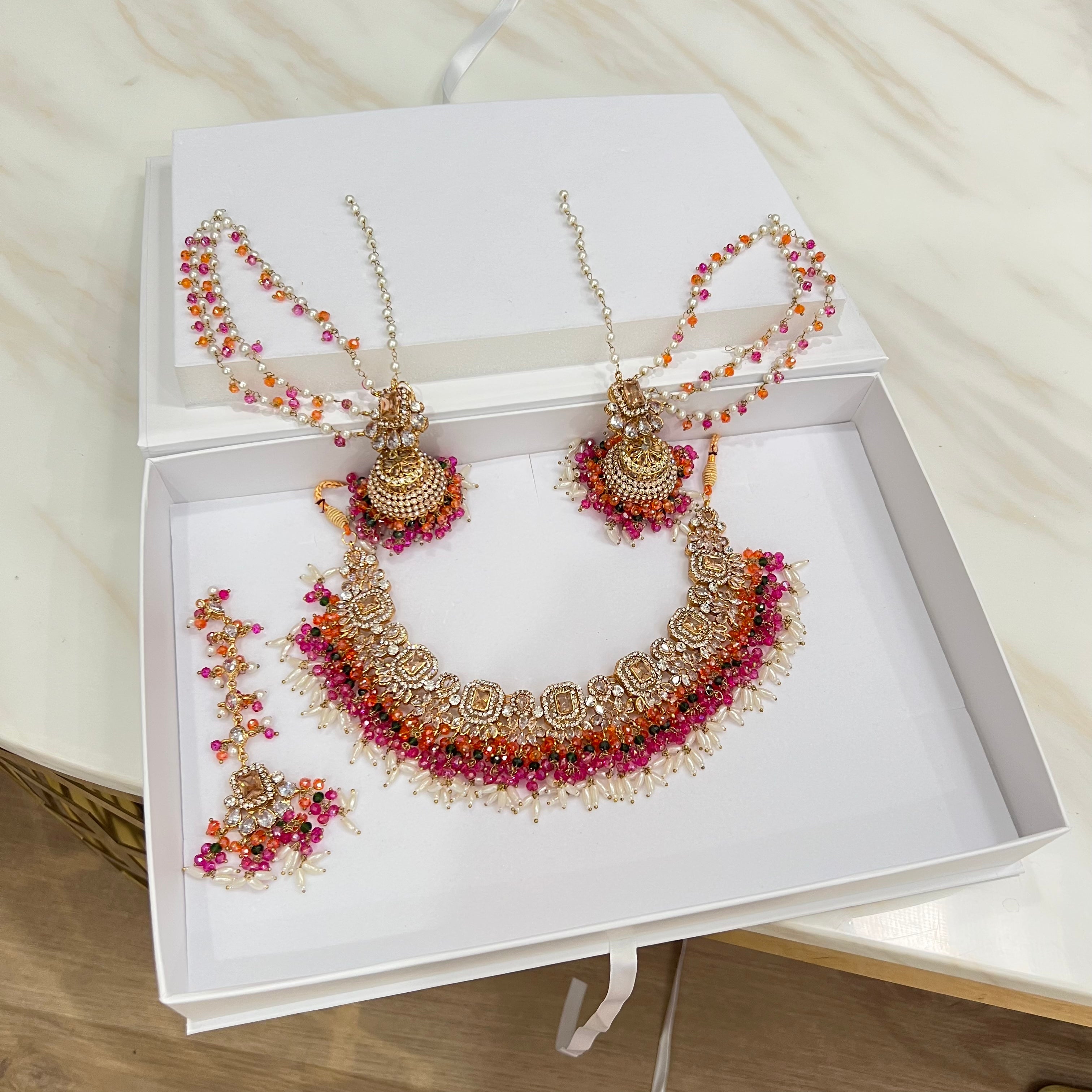 Zishaa Necklace Set Gold