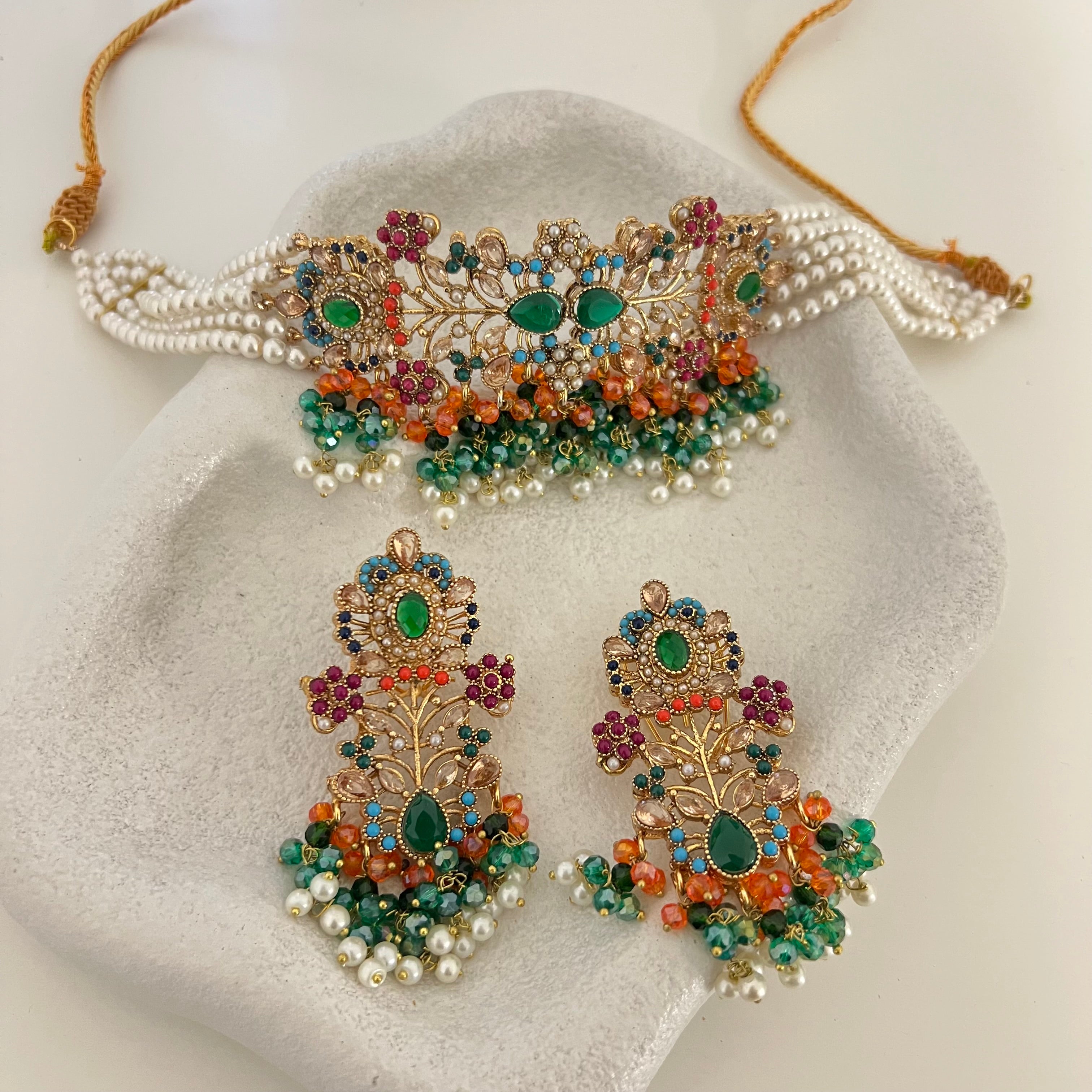 Reama Choker Set