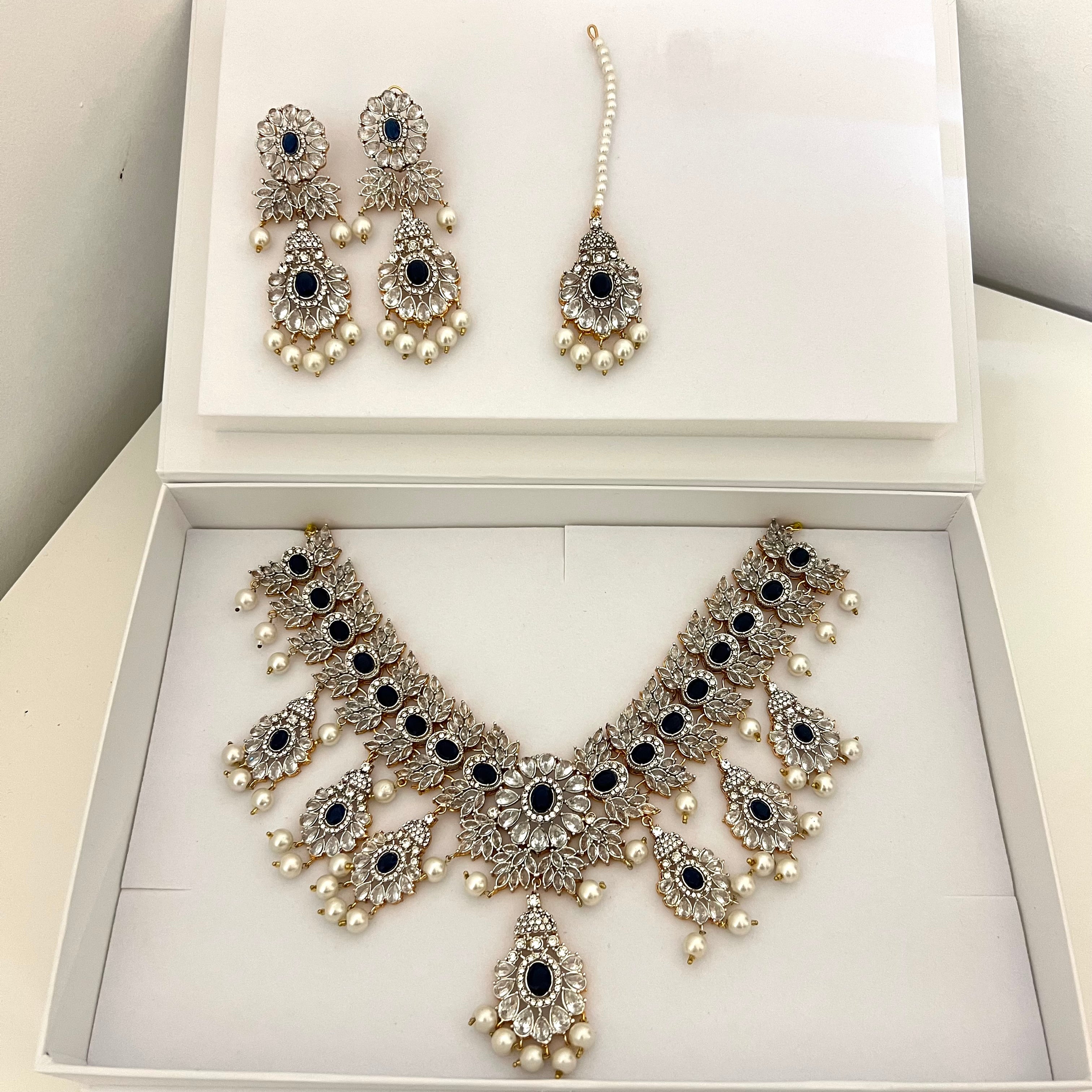 Tia Necklace Set