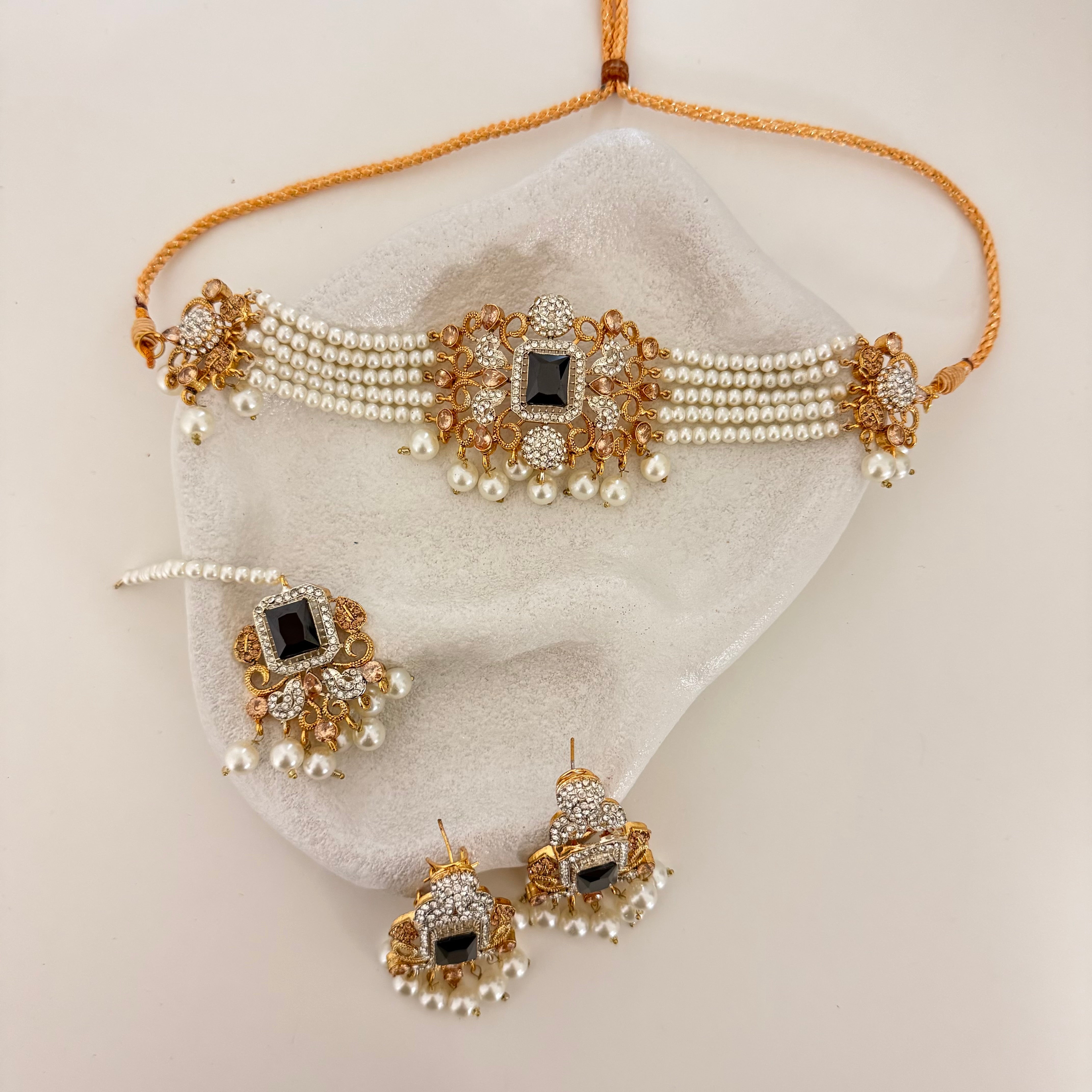 karina Choker Set Black