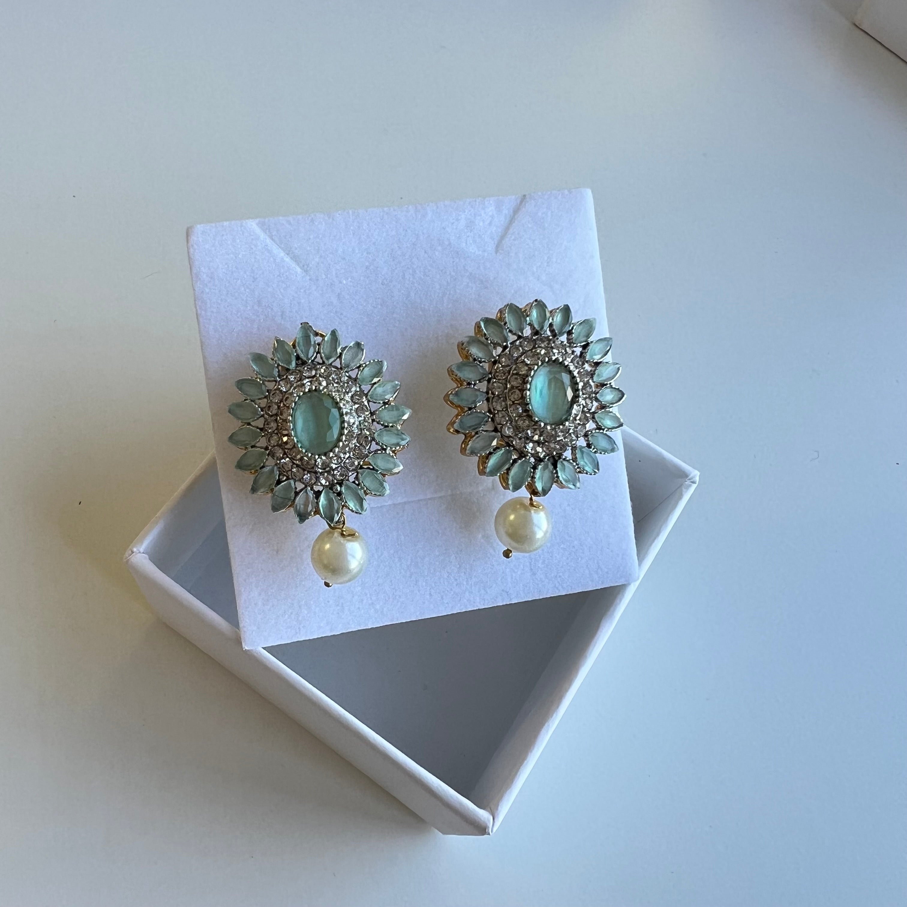 Nadia Studs Mint